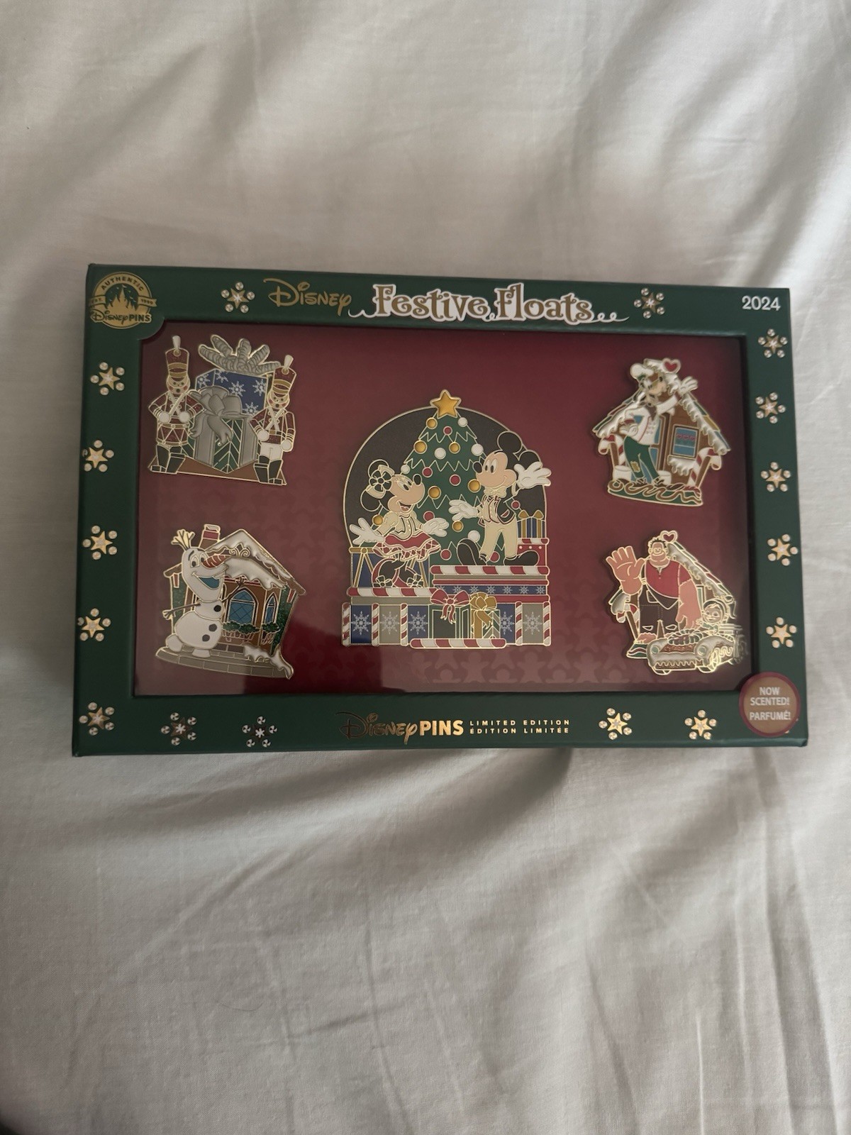 Disney Parks 2024 Christmas Festive Floats Scented Mickey Minnie LE Pin Box Set