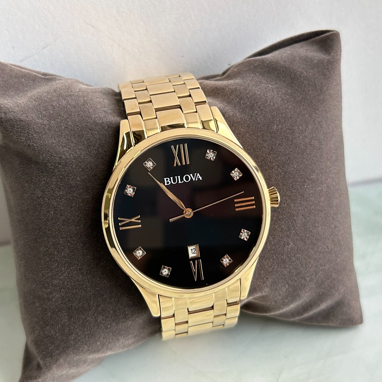 Bulova Classic 97D108 Diamond Black Dial Gold-Tone Bracelet Men's Quartz Watch