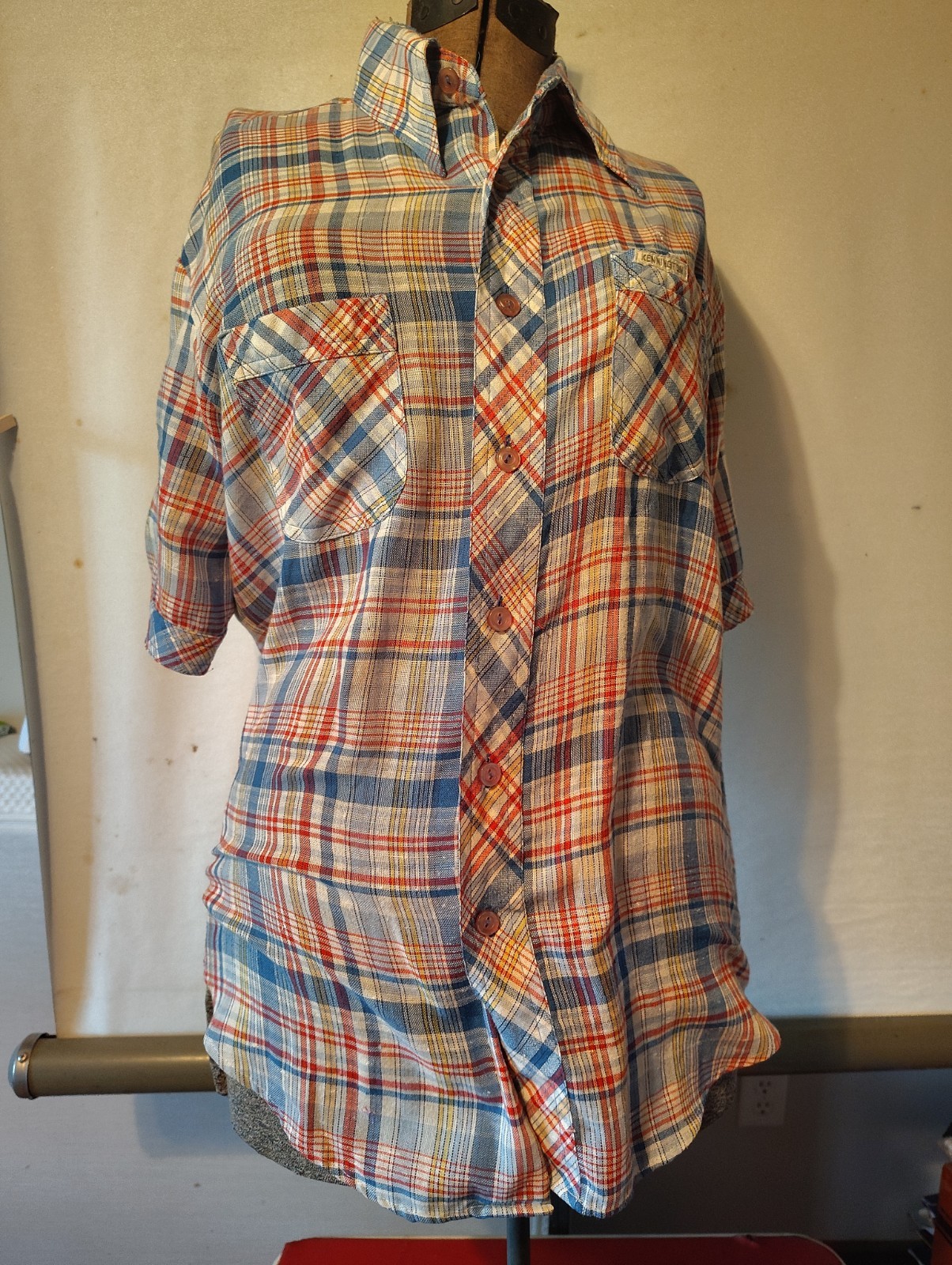 Kennington Vintage Button Up Shirt Short Sleeve. Size Med, 40 In Chest Kennington Vintage Button Up Shirt Short Sleeve. Size Med, 40 In Chest