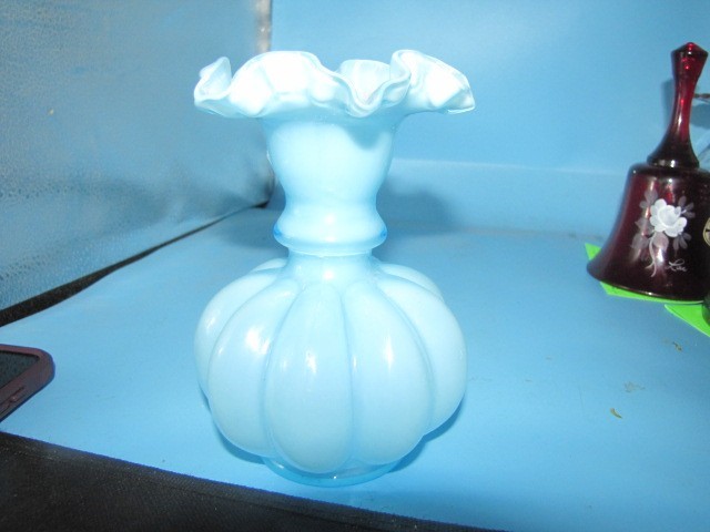 Vintage Fenton Art Glass Melon Vase Vintage Fenton Art Glass Melon Vase
