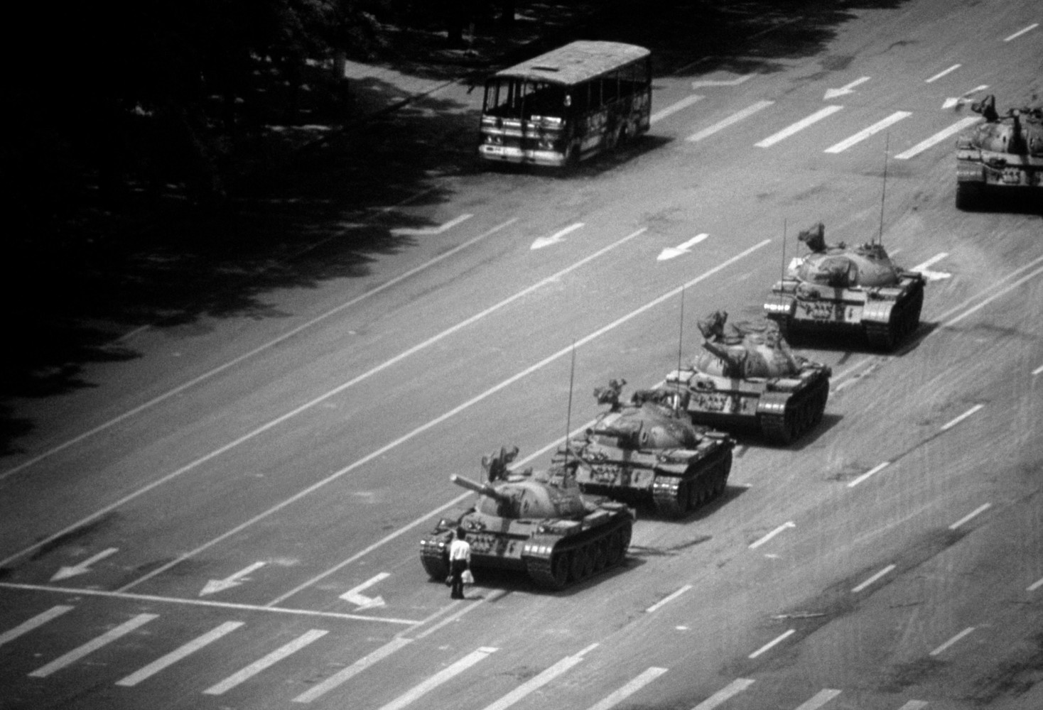 Stuart Franklin - Signed - Tank Man Tiananmen Square - Magnum 6\