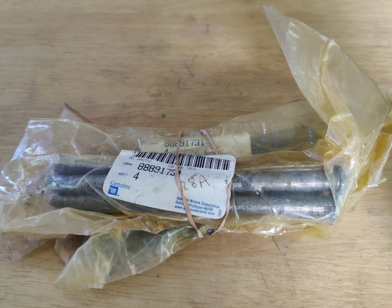 OEM NOS GM Front Door Hinge Pin # 88891731 / Fits 1988-2000 GM OEM NOS GM Front Door Hinge Pin # 88891731 / Fits 1988-2000 GM