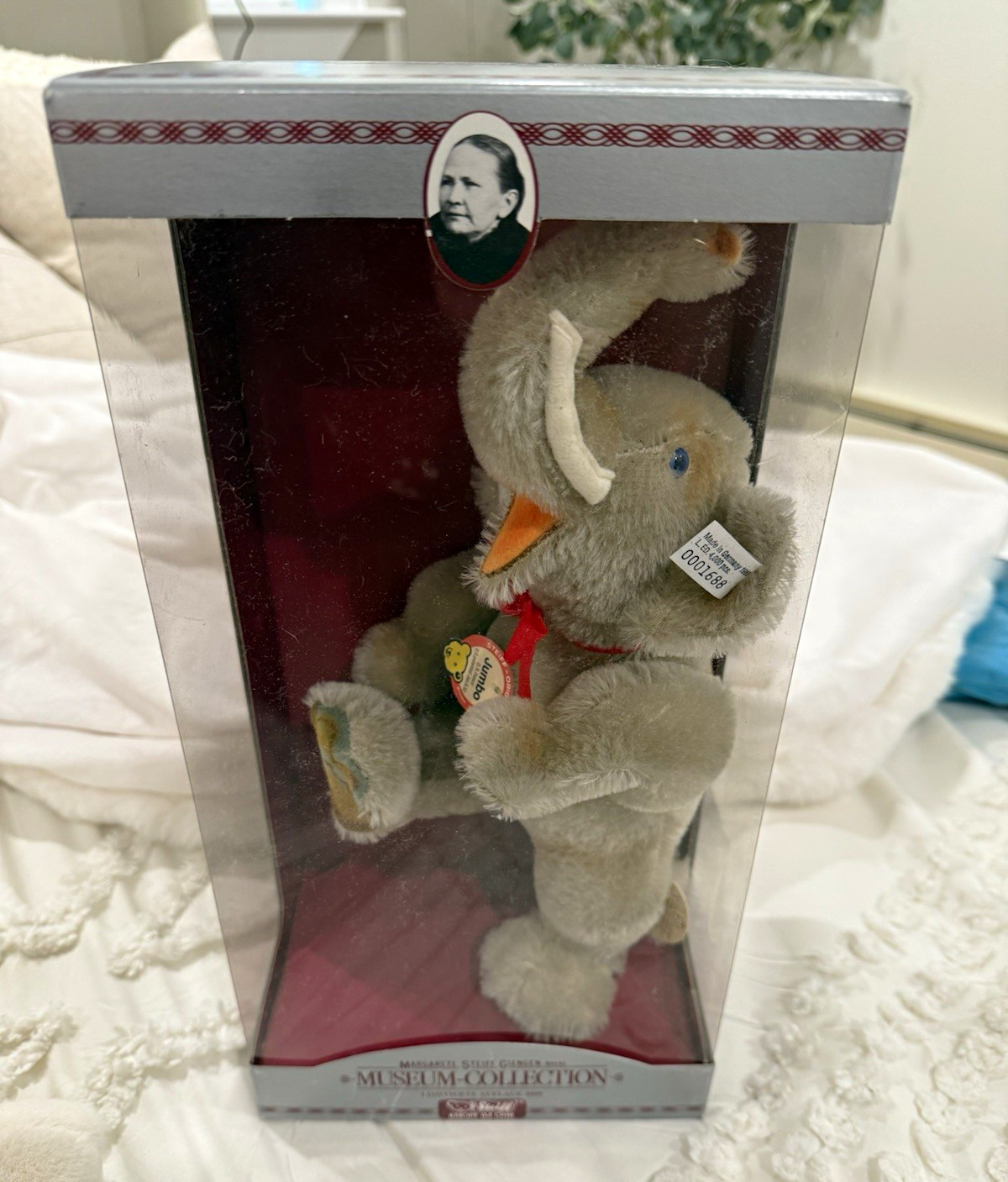Vintage 1980s Steiff Jumbo Elephant Replica 1932 Museum Collection MIB LE