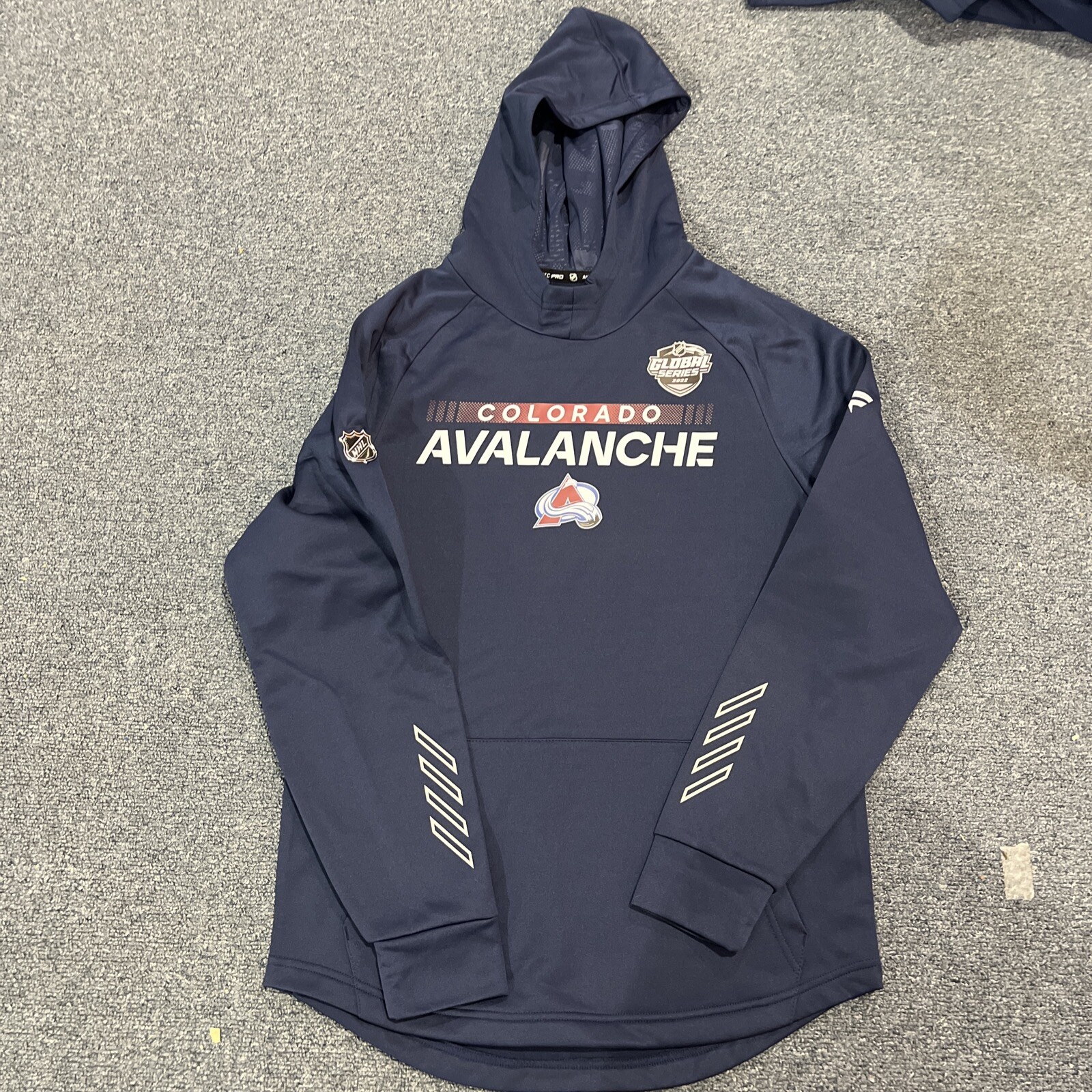New Fanatics Colorado Avalanche Team Issued 2022 Global Series Hoodie Large New Fanatics Colorado Avalanche Team Issued 2022 Global Series Hoodie Large