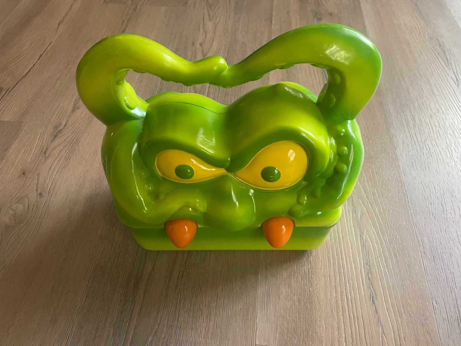 My Pet Monster Creature Features Screaming Monster Box Lunchbox Non Working Vtg. My Pet Monster Creature Features Screaming Monster Box Lunchbox Non Working Vtg.