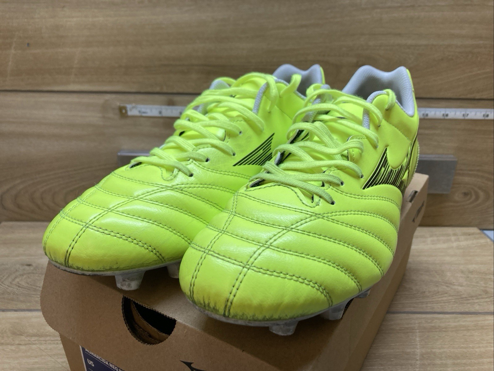 Mizuno Monarcida Neo III Select AG Soccer Men’s US 9 Yellow Black
