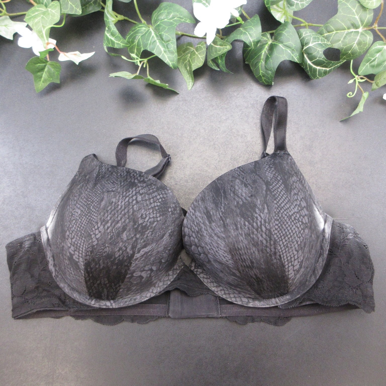 Torrid Curve Women\'s Black 42C Snake Print Lace Underwire Push Up Bra Torrid Curve Women\'s Black 42C Snake Print Lace Underwire Push Up Bra