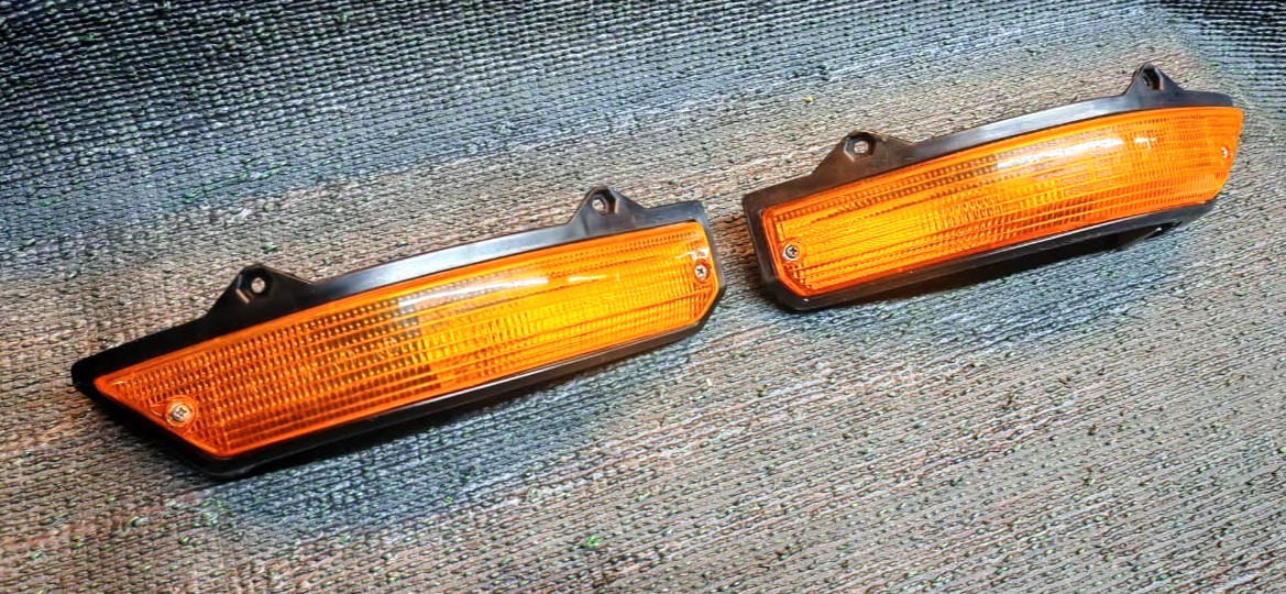 NEW BMW E12 5 Series 72-81 Euro Front Turn Signal Indicator Assembly Set OEM