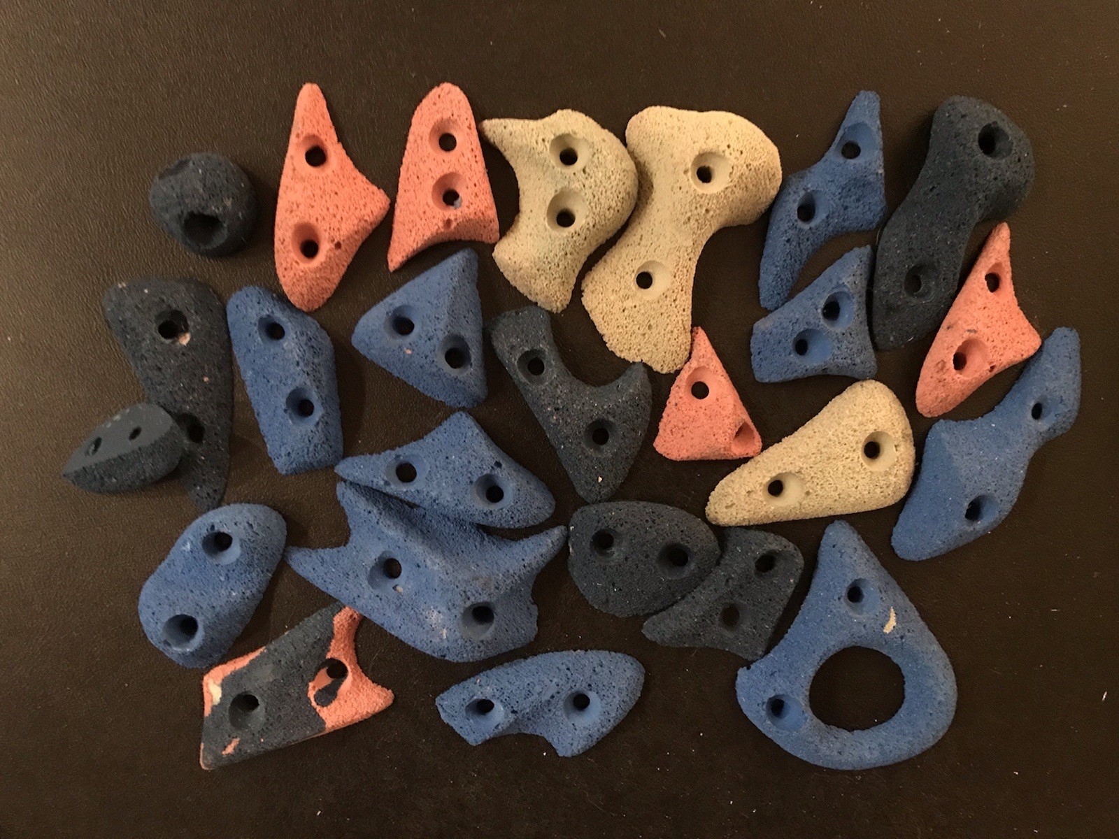 Franklin Climbing Holds - Jibs Set Of 25 W/mounting Screws NEW Unused Franklin Climbing Holds - Jibs Set Of 25 W/mounting Screws NEW Unused