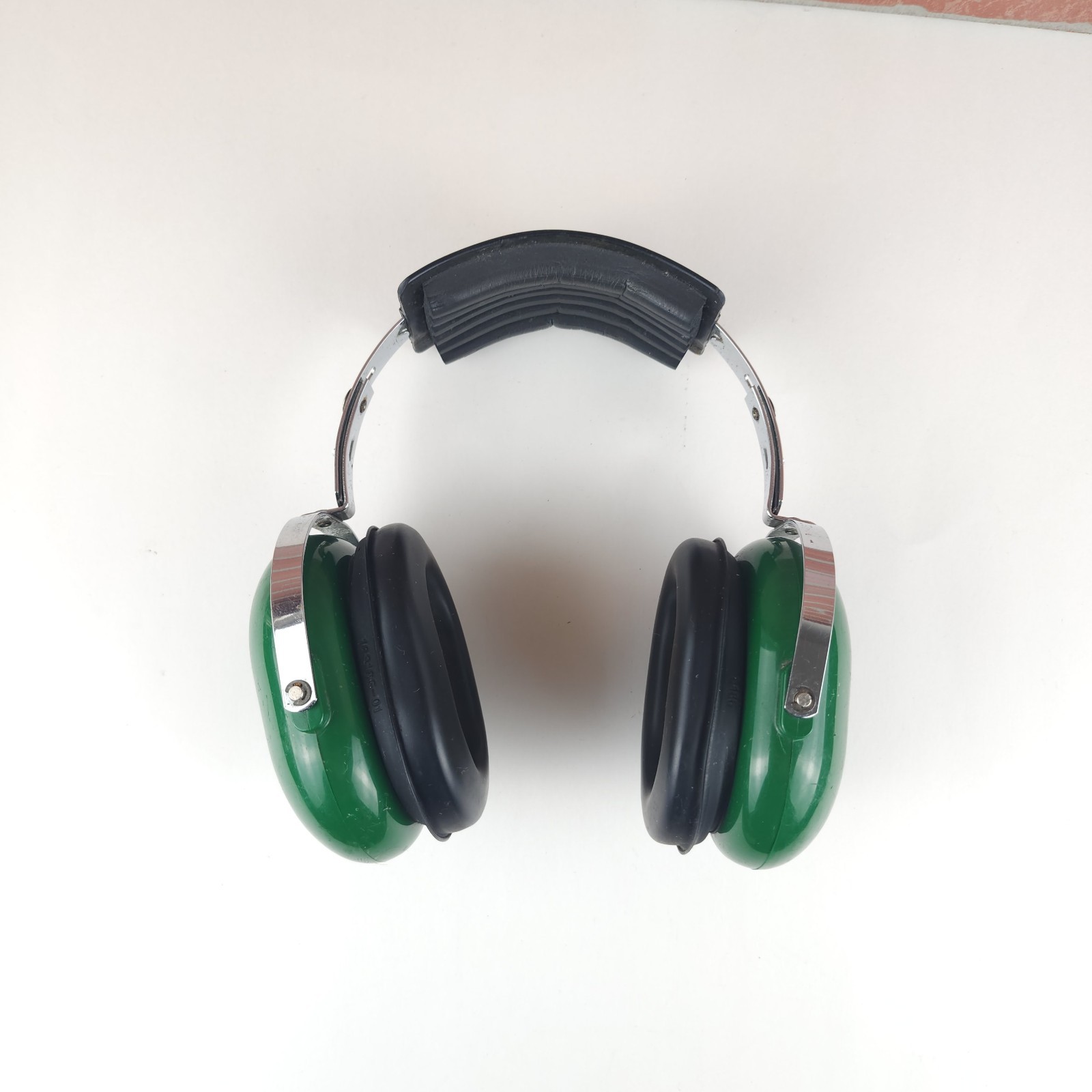 Vintage David Clark Straightaway Model 10A Hearing Protector Earmuffs Green USA Vintage David Clark Straightaway Model 10A Hearing Protector Earmuffs Green USA