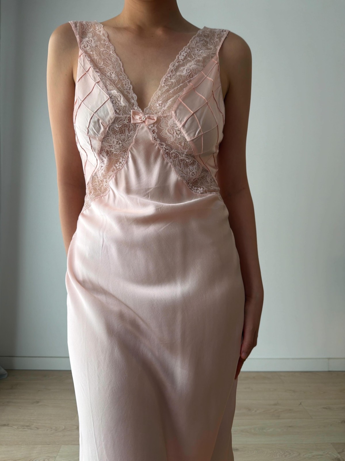 Vintage 1930s pastel pink nightgown