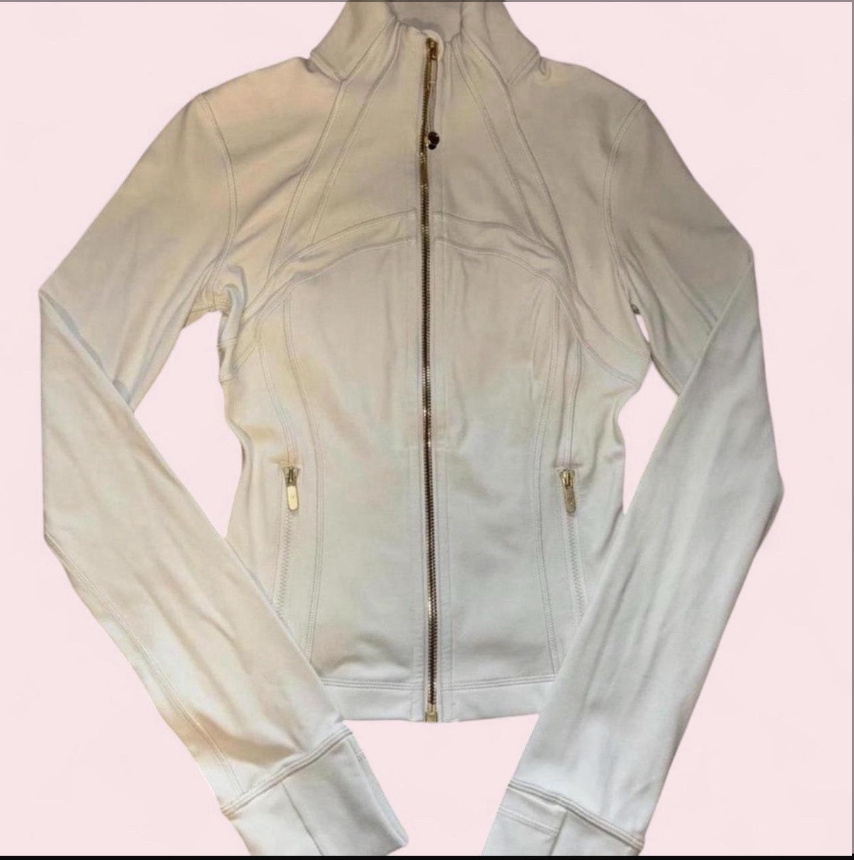 White Lulu Define Jacket GOLD ZIPPER Perfect Condition(New) Size 4 Snatched look White Lulu Define Jacket GOLD ZIPPER Perfect Condition(New) Size 4 Snatched look