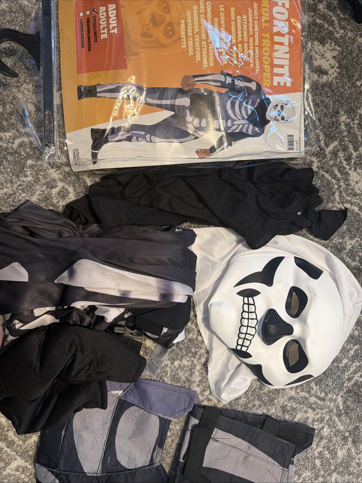 InSpirit Designs Fortnite Skull Trooper Size Small Adult Halloween Costume