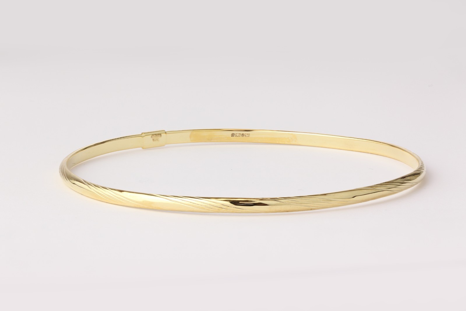 9ct Yellow Gold Twist Bangle 6.5cm Solid Gold Hallmarked Ladies Gift