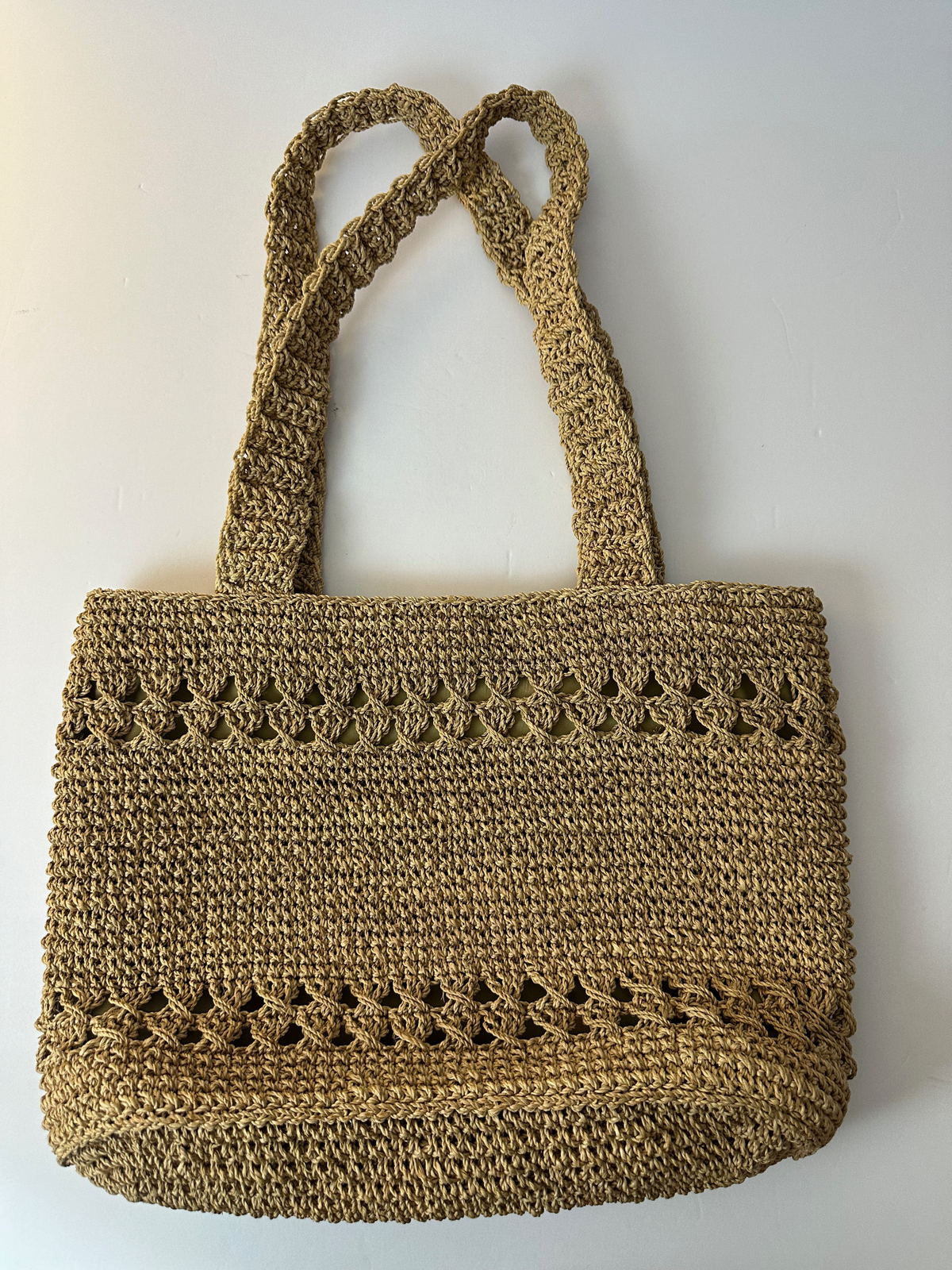 LOIS HILL brown woven straw purse 10.5 x15 x 5 snap closure LOIS HILL brown woven straw purse 10.5 x15 x 5 snap closure