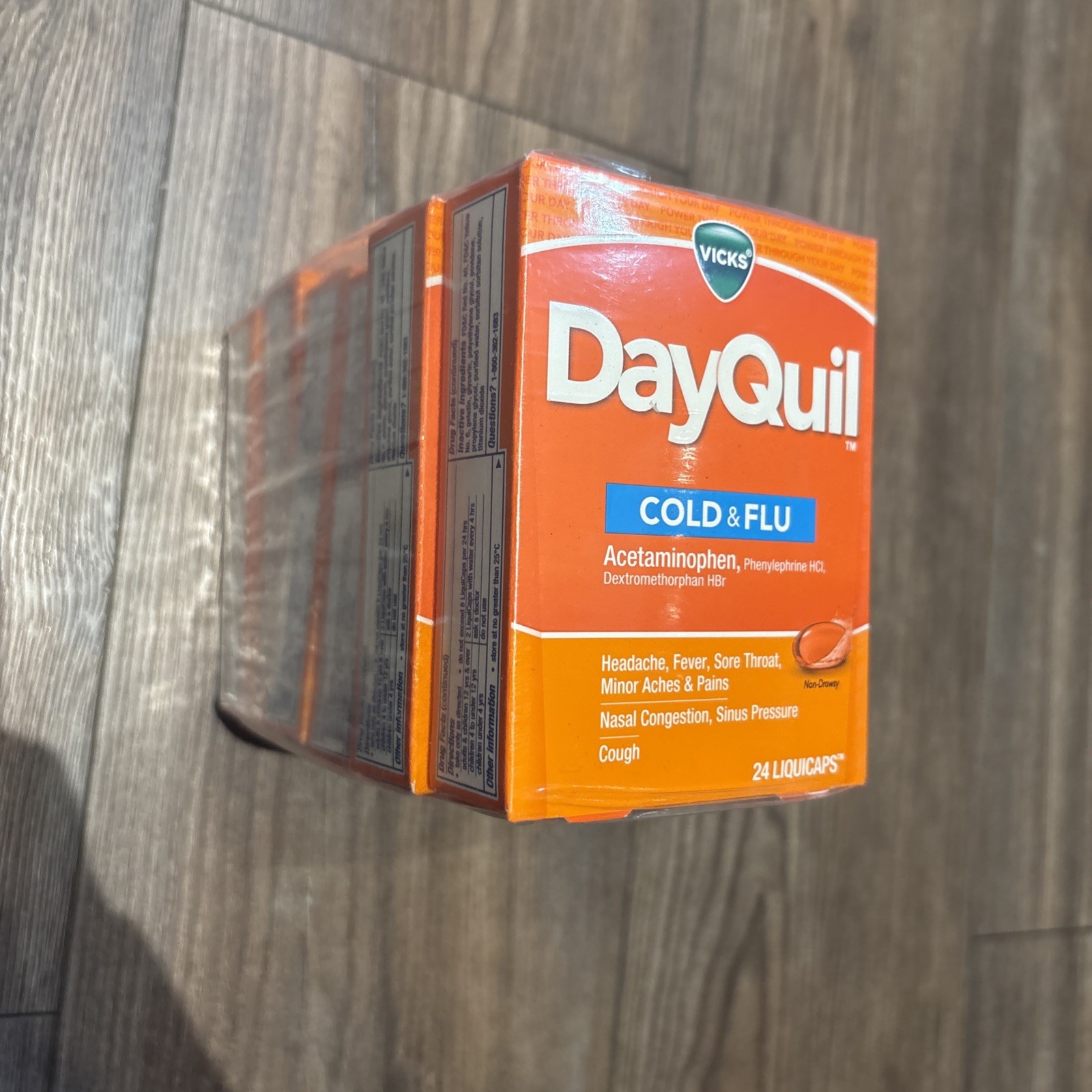 LOT OF 6 Vicks DayQuil Cold & Flu Multi-Symptom Relief - 24 LiquiCaps BNIB LOT OF 6 Vicks DayQuil Cold & Flu Multi-Symptom Relief - 24 LiquiCaps BNIB