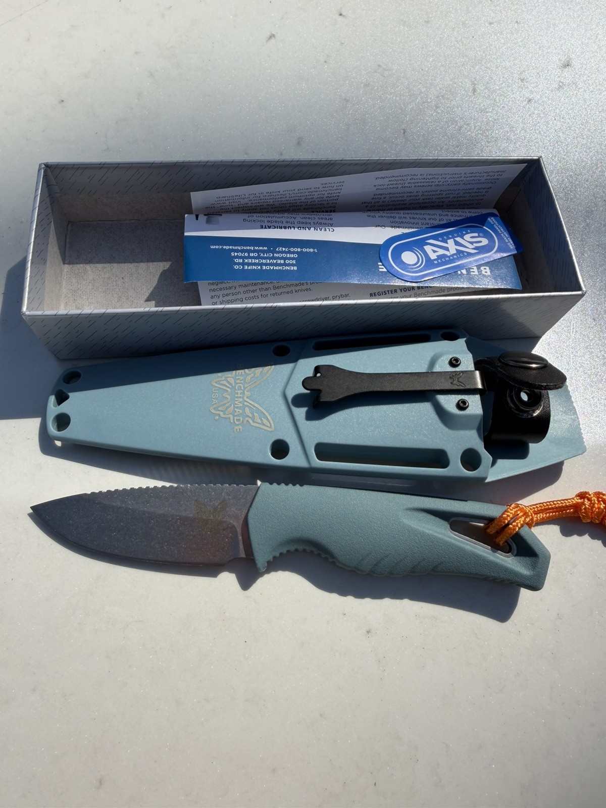 Benchmade Intersect Knife Blue Santoprene Drop Point 18050 Magnacut Fixed Blade