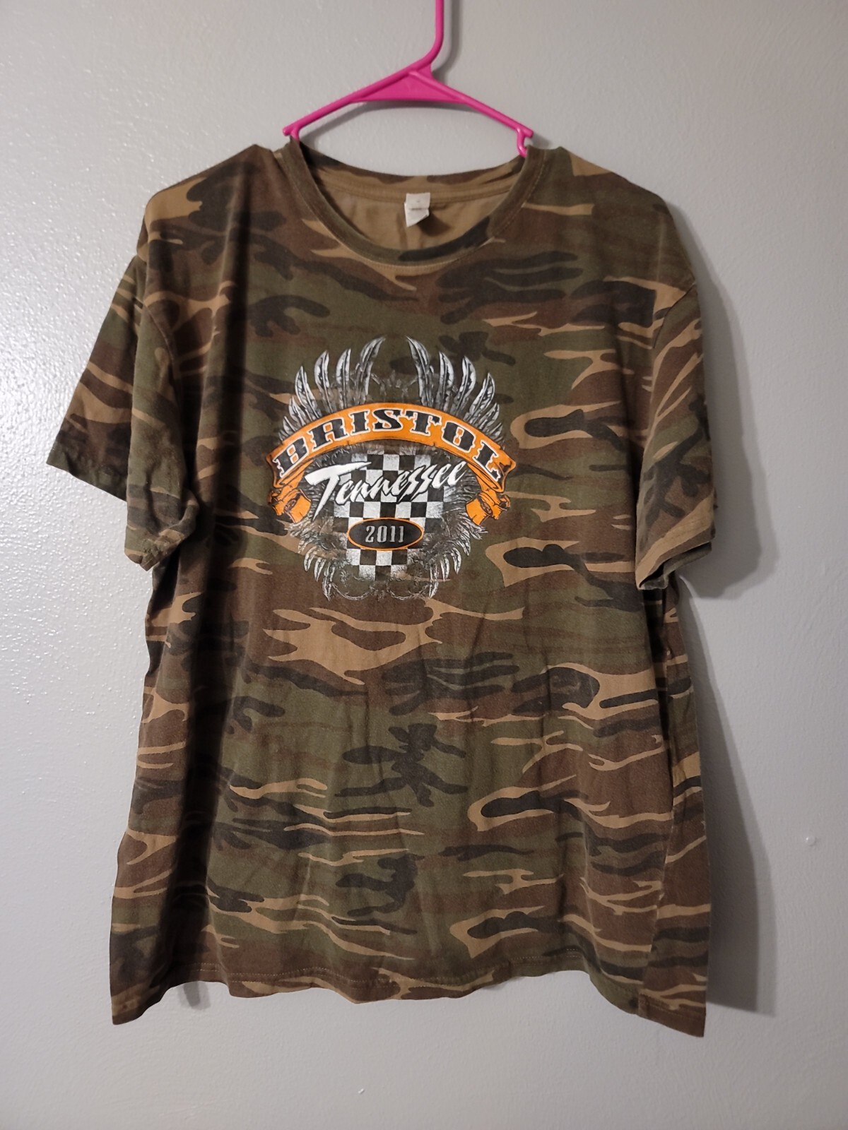 Anvil Bristol Tennessee 2011 Camo T Shirt Size L 100% pre shrunk Cotton Anvil Bristol Tennessee 2011 Camo T Shirt Size L 100% pre shrunk Cotton