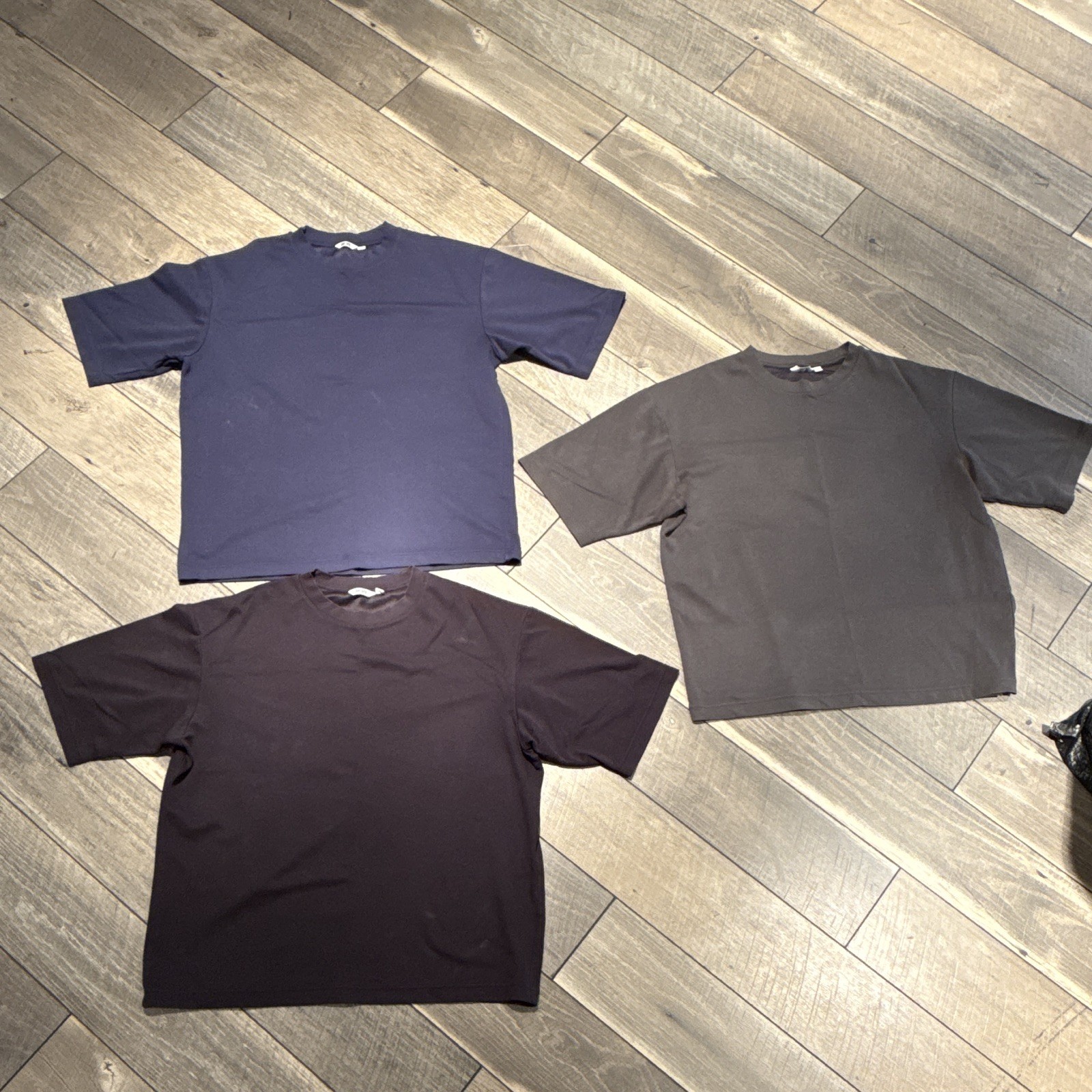 UNIQLO U Men’s Crew Neck Short Sleeve Cotton Knit Logo Tee Solid L 3-Pack