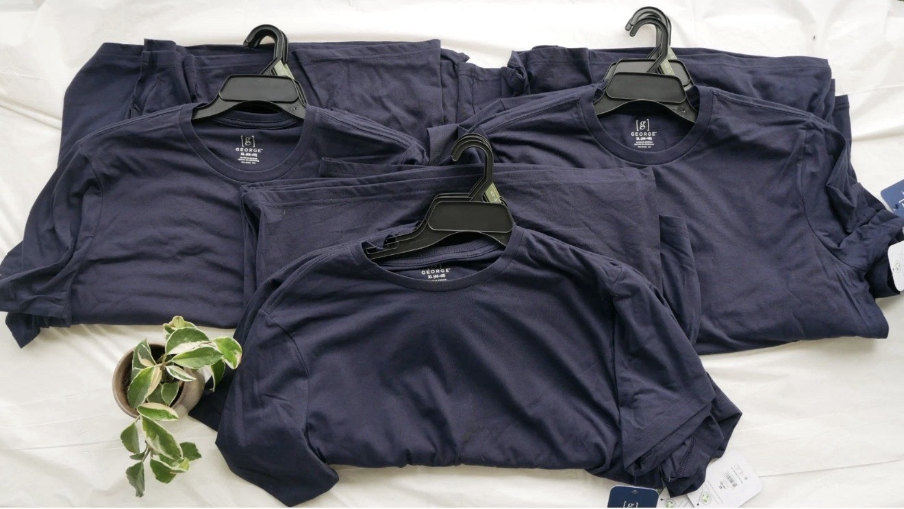 (Box Of 12)NWT George Men\'s XL Crew Neck Navy TShirt (Box Of 12)NWT George Men\'s XL Crew Neck Navy TShirt