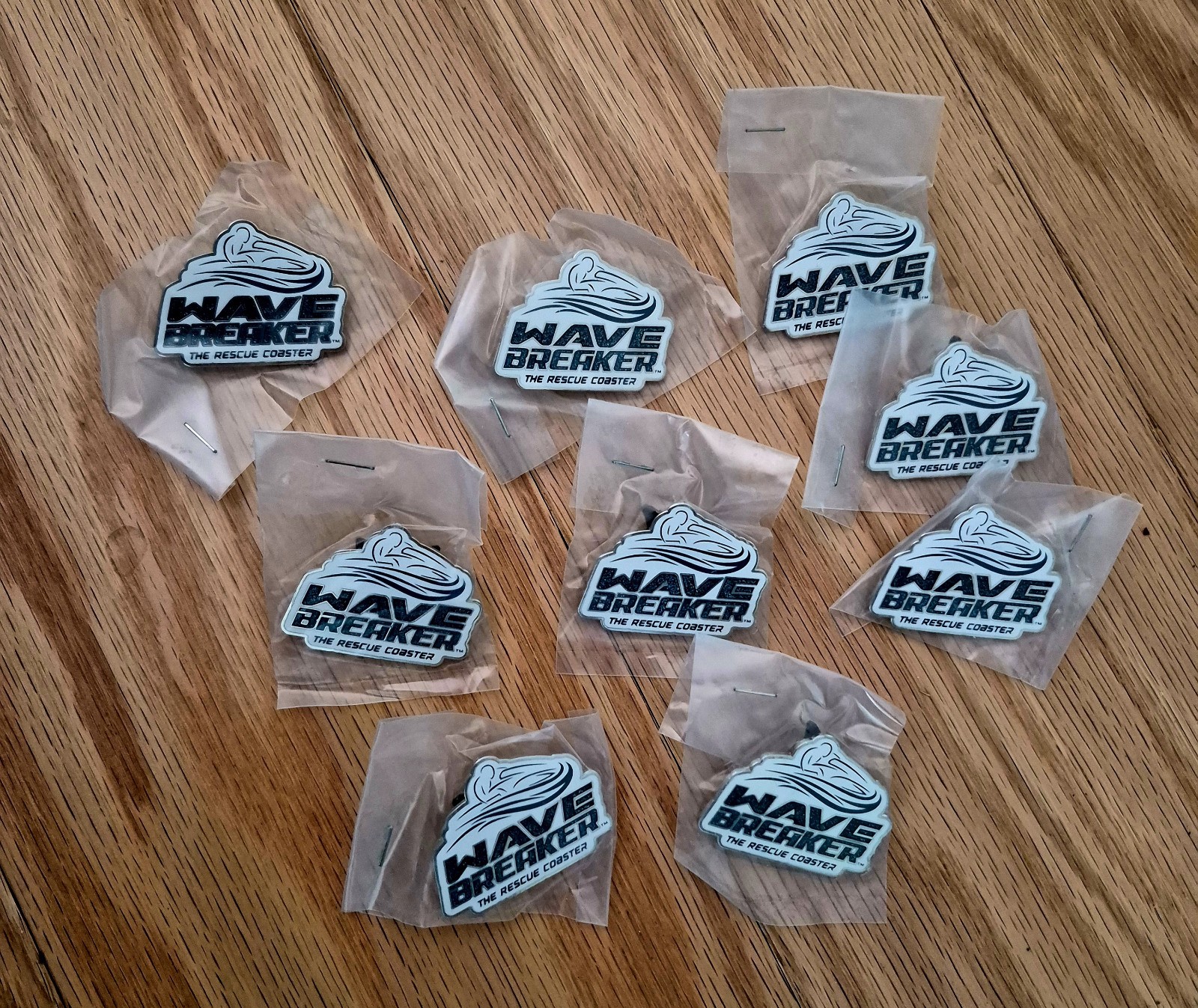 SeaWorld PASS MEMBER EXCLUSIVE “WAVE BREAKER”The Rescue Coaster Pin