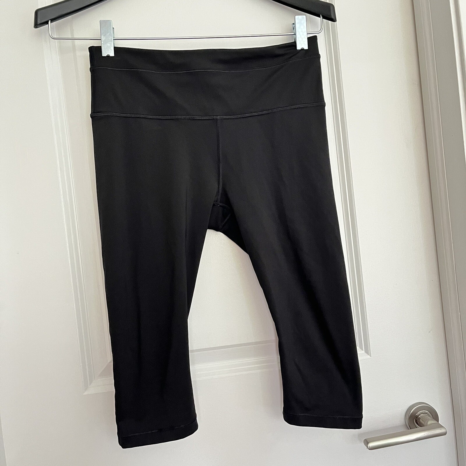 Athleta Tight Legging Accelerate Crop Workout Solid Black Size Small Athleisure