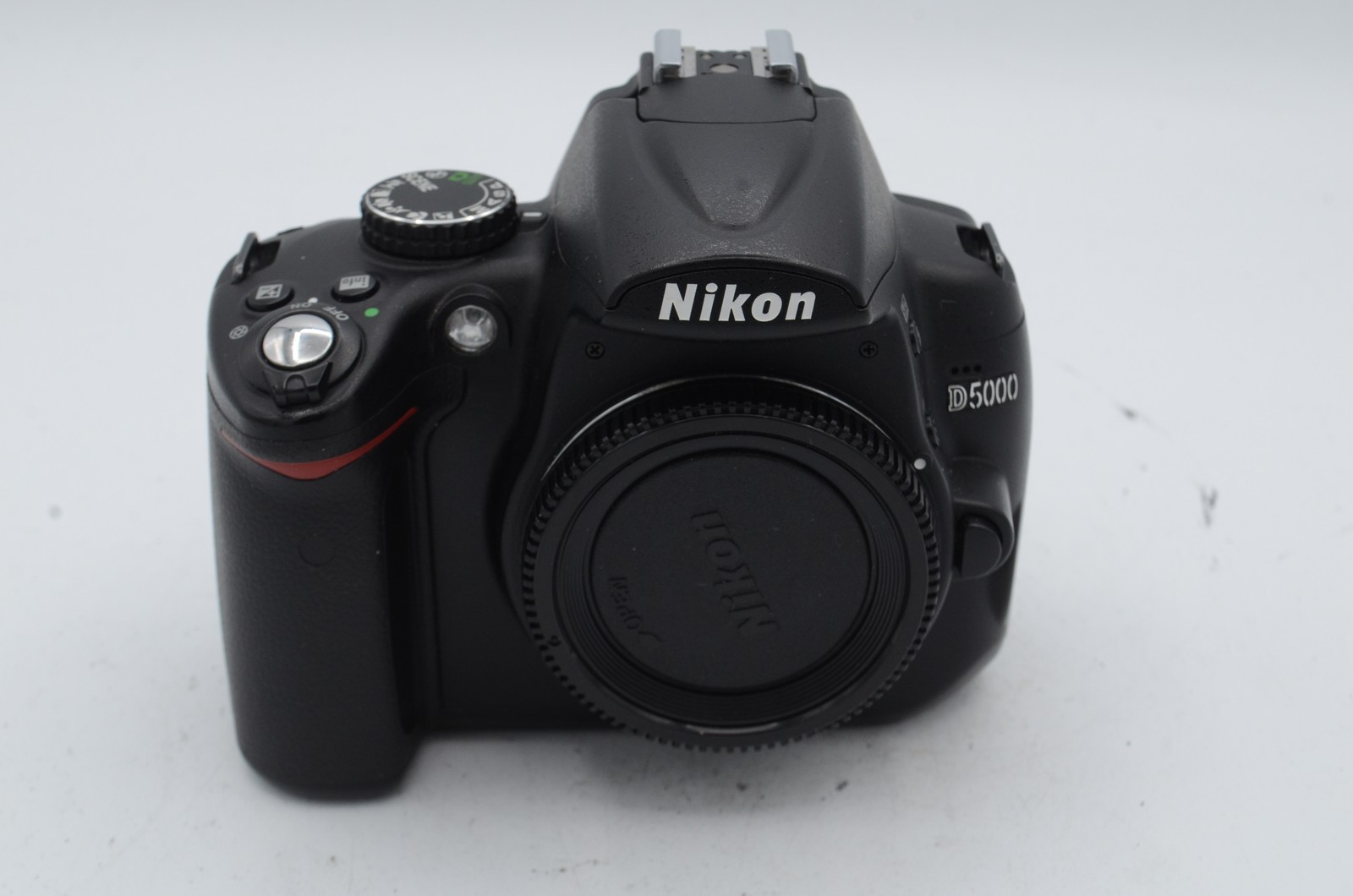 Nikon D5000 DSLR Camera Body {12.3MP} [Made In Thailand] (Body Only)