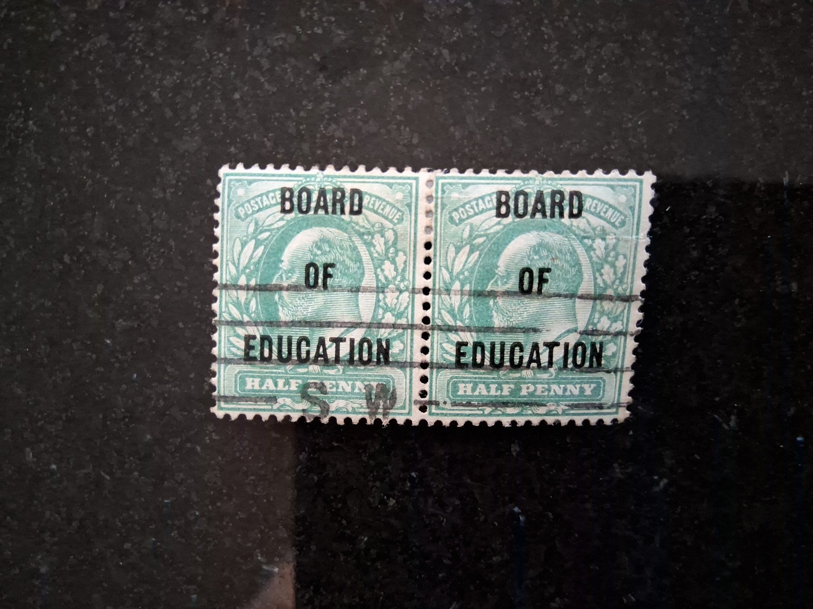 GB EDWARD V11 SG 083 1/2 d BLUE-GREEN , BOARD OF EDUCATION PAIR. FINE USED. GB EDWARD V11 SG 083 1/2 d BLUE-GREEN , BOARD OF EDUCATION PAIR. FINE USED.