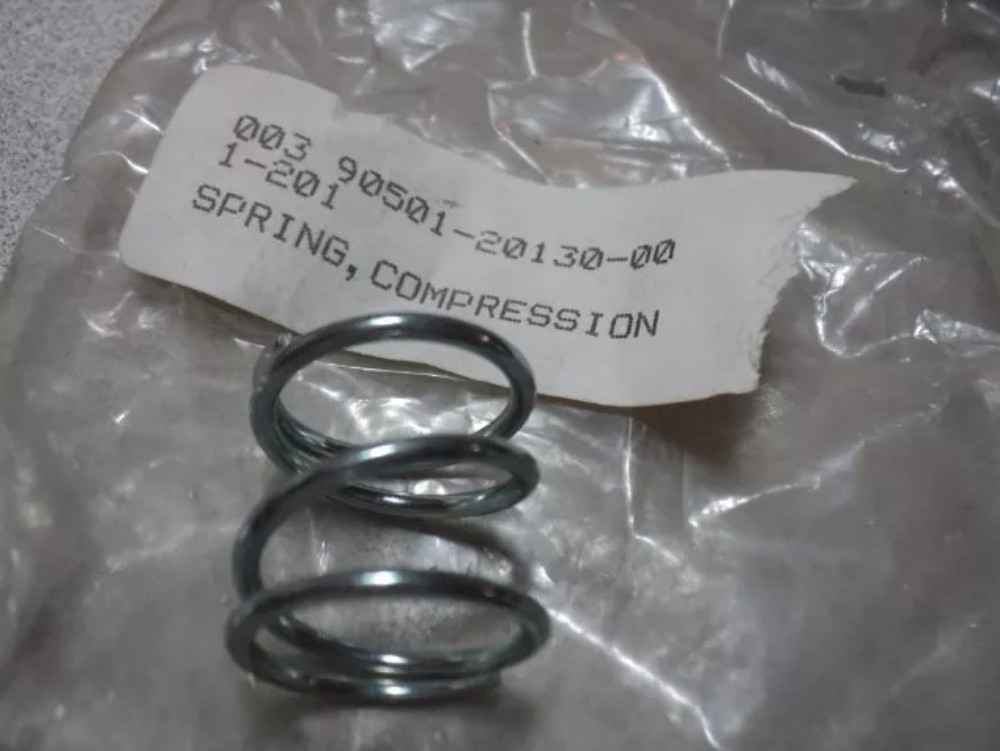 NOS Yamaha 1970-1985 TZ RD YZ XS Gas Cap Spring 90501-20130 NOS Yamaha 1970-1985 TZ RD YZ XS Gas Cap Spring 90501-20130