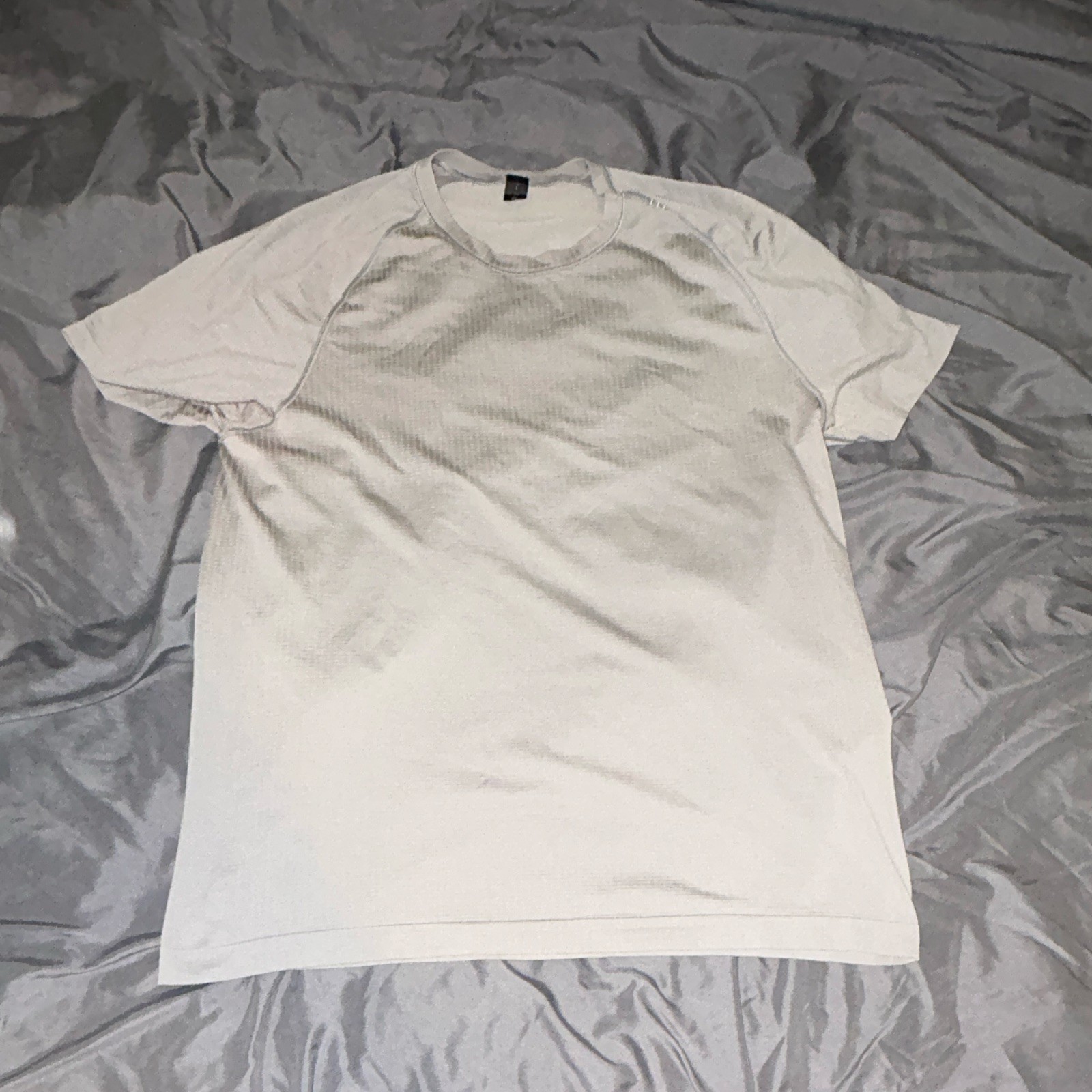 Lululemon Men’s Grey Tshirt Size Large Lululemon Men’s Grey Tshirt Size Large