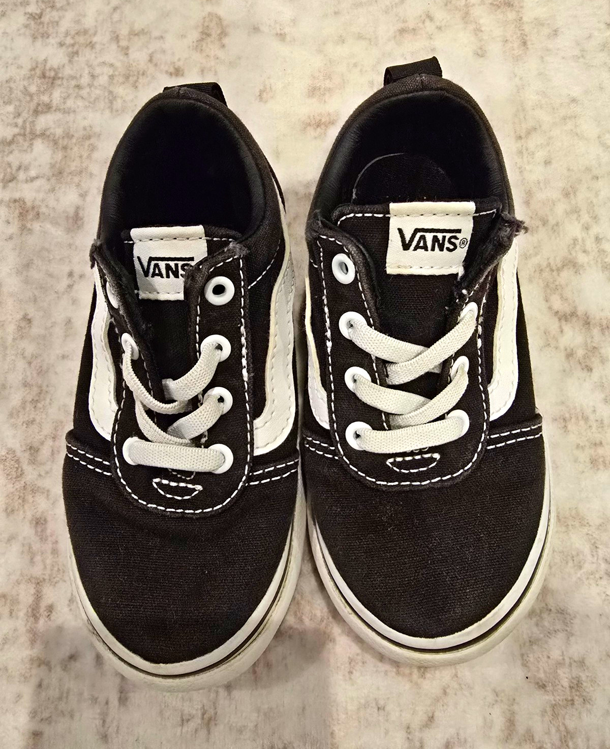 VANS Old Skool Unisex Kids Size 7 Black/White Low Top Lace-Up Canvas
