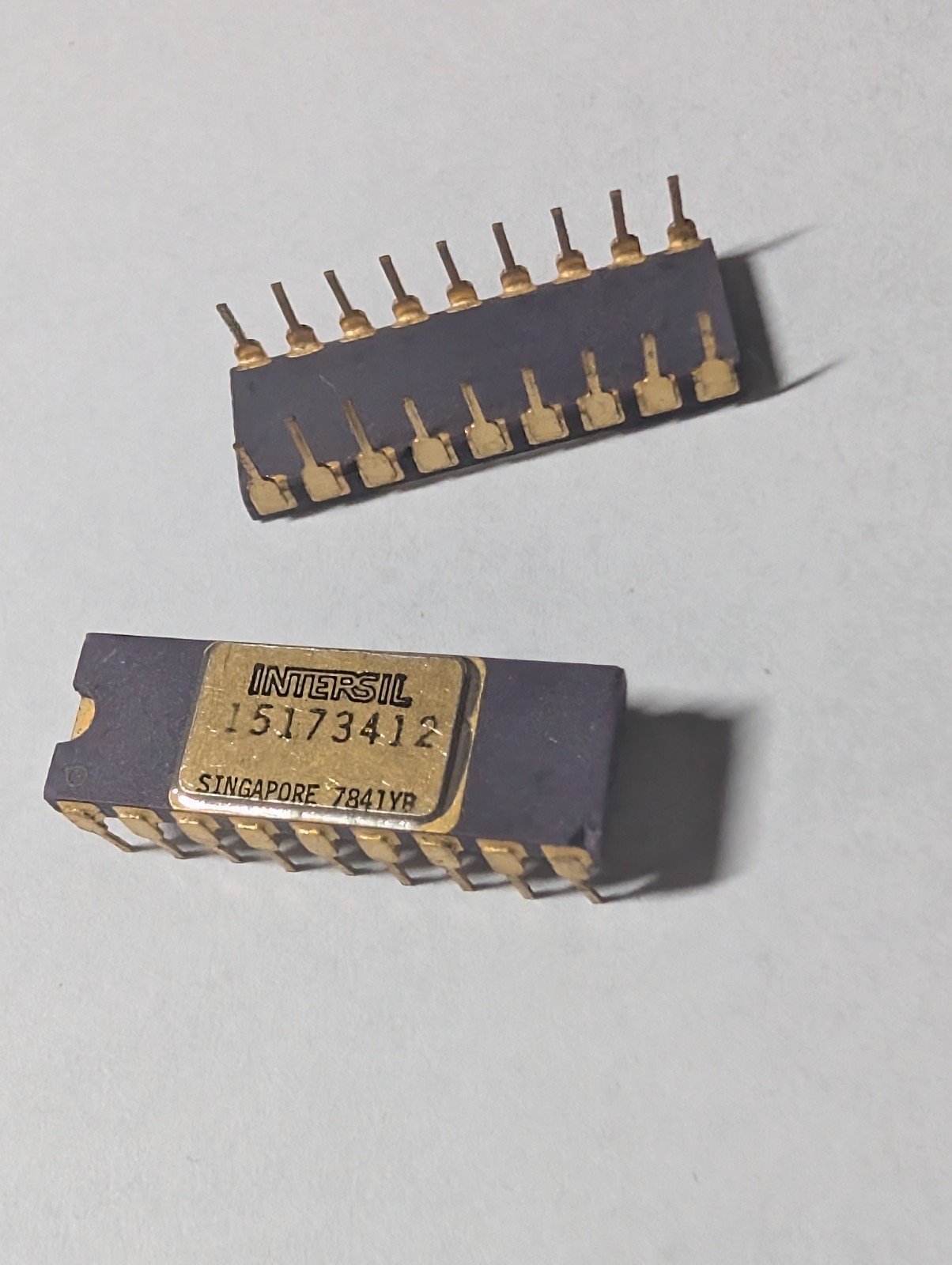 Lot of 11 Intersil 15173412 Proprietary Ceramic DIP ICs Gold Pins 7841YB NOS