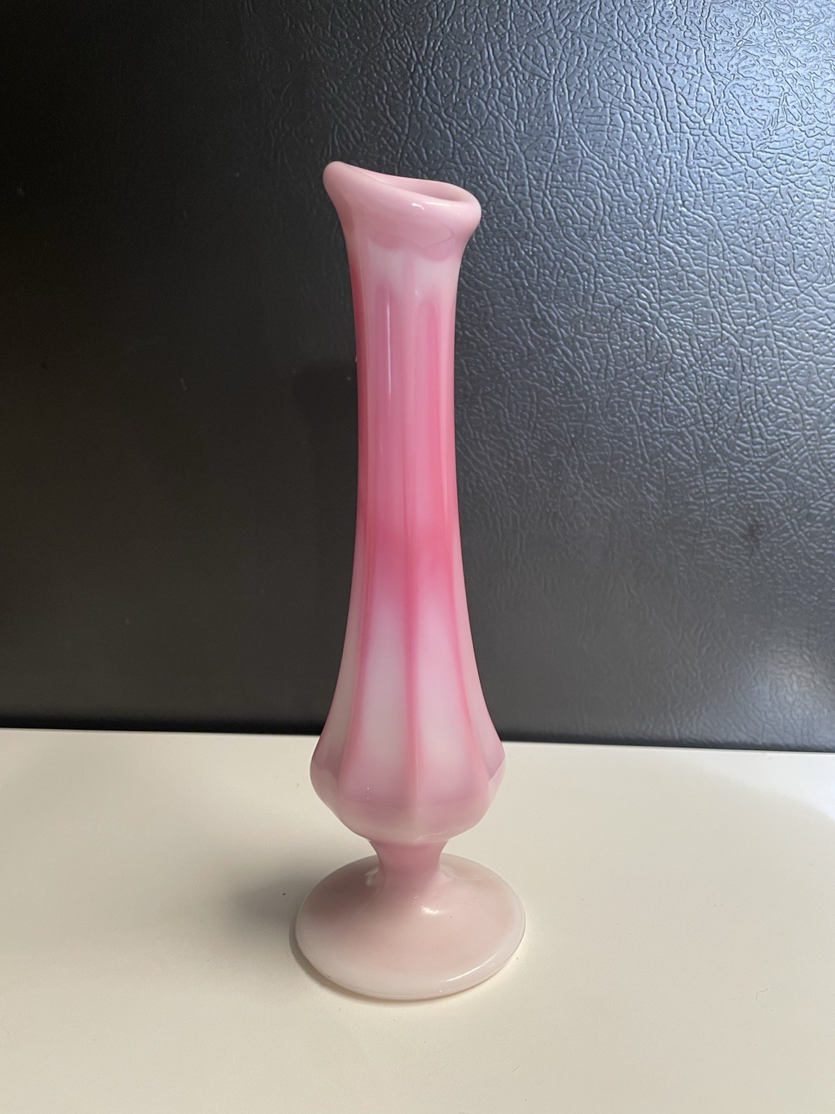 Vintage Fenton Rosalene Pink Octagonal Bud Vase 8\