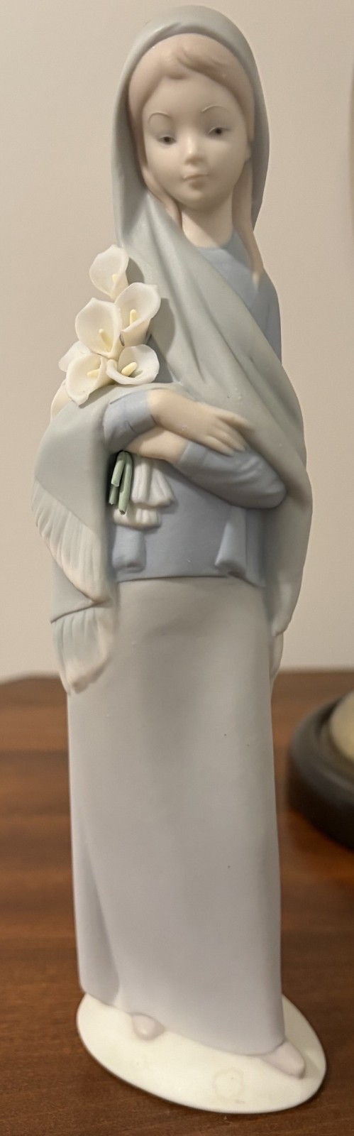 Lladro Spanish Porcelain Figurine Lladro Spanish Porcelain Figurine