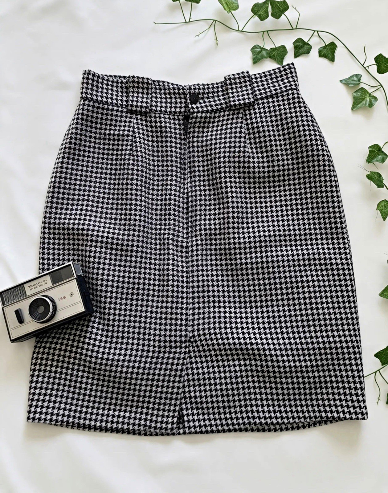 Retro 90s Classic Wool Blend Mini Pencil Skirt - Vintage Wool Winter Fall Style