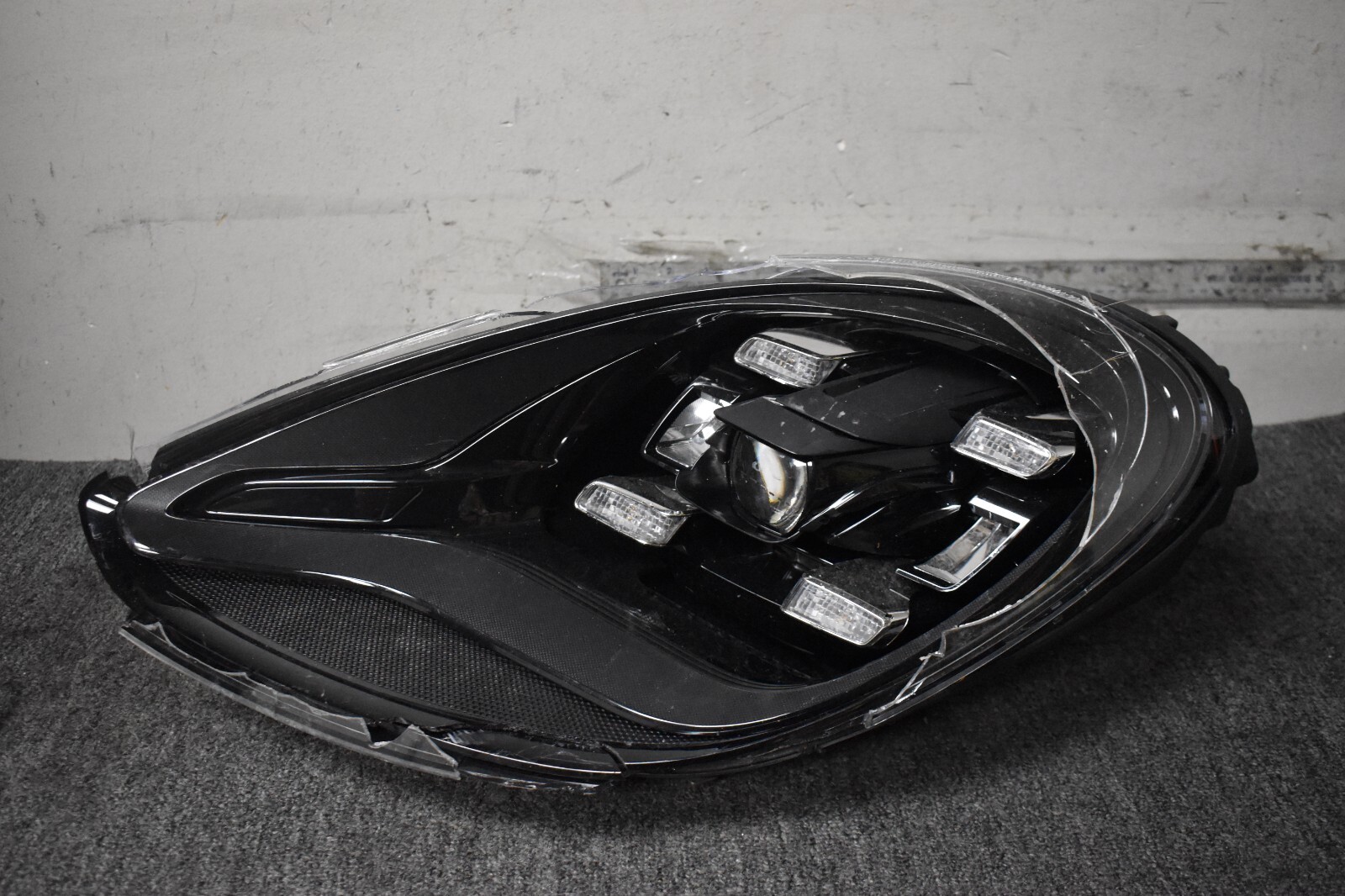 2017-2019 PORSCHE PANAMERA HEADLIGHT LEFT SIDE FACTORY OEM
