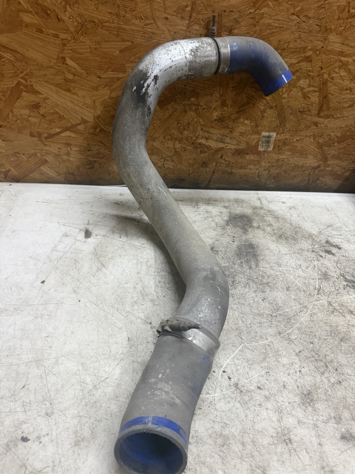 01-04 GM Silverado Sierra LB7 Duramax Intercooler RIGHT RH Cold Side Pipe OEM