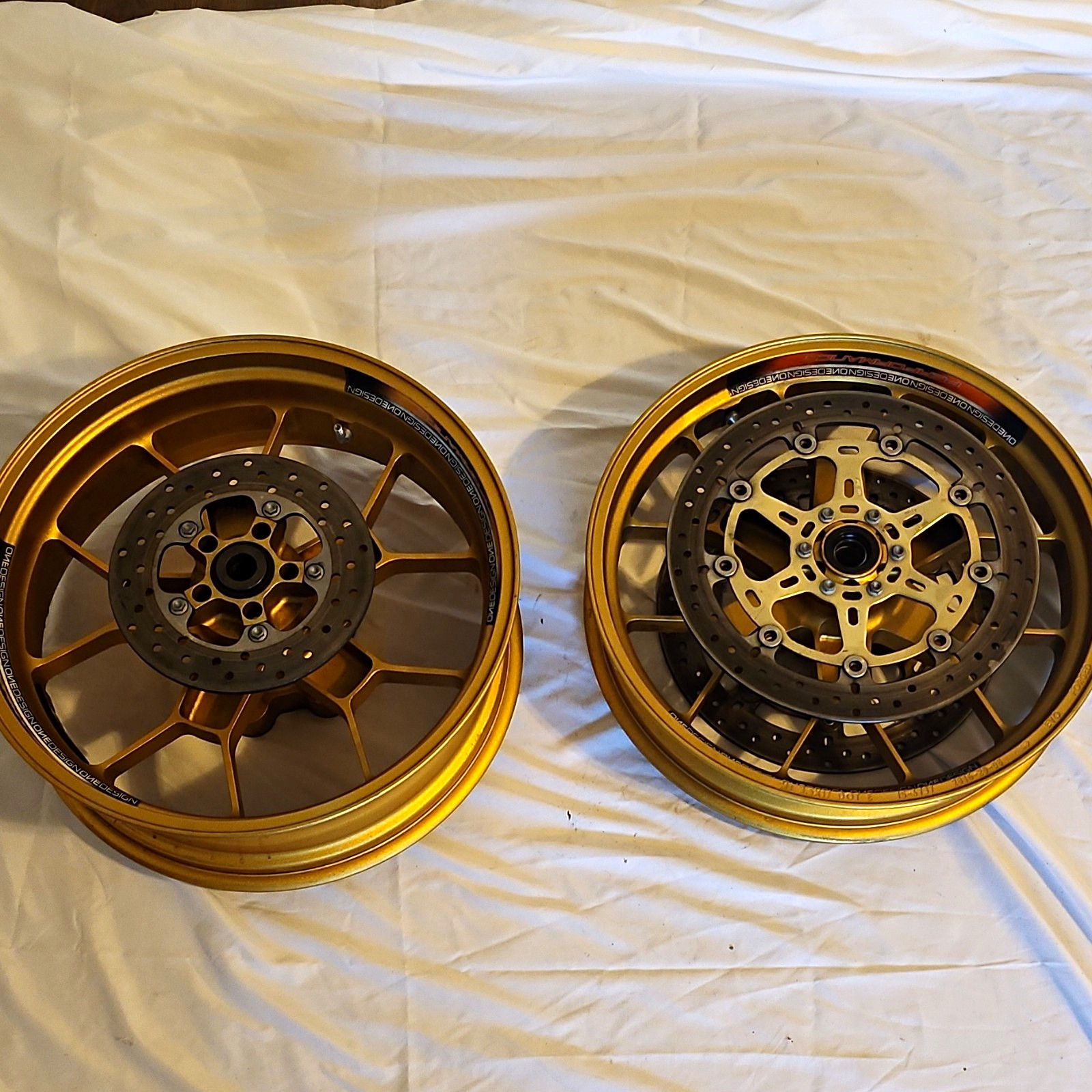 2004-2009 APRILIA RSV MILLE FACTORY TUONO OEM WHEELS RIMS SET GOLD 2004-2009 APRILIA RSV MILLE FACTORY TUONO OEM WHEELS RIMS SET GOLD