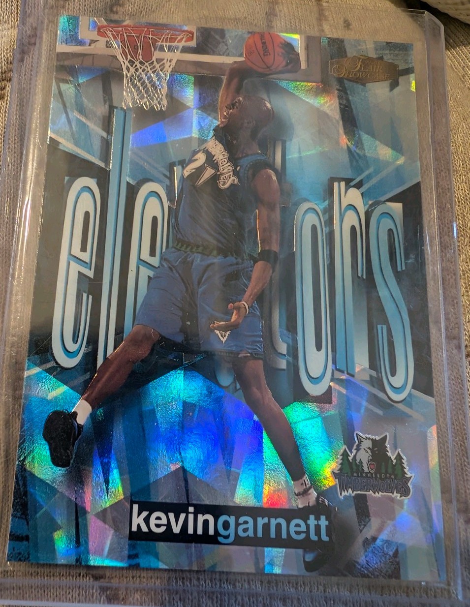 1999-00 Fleer Flair Showcase Kevin Garnett Elevators Refractor #8E Timberwolves