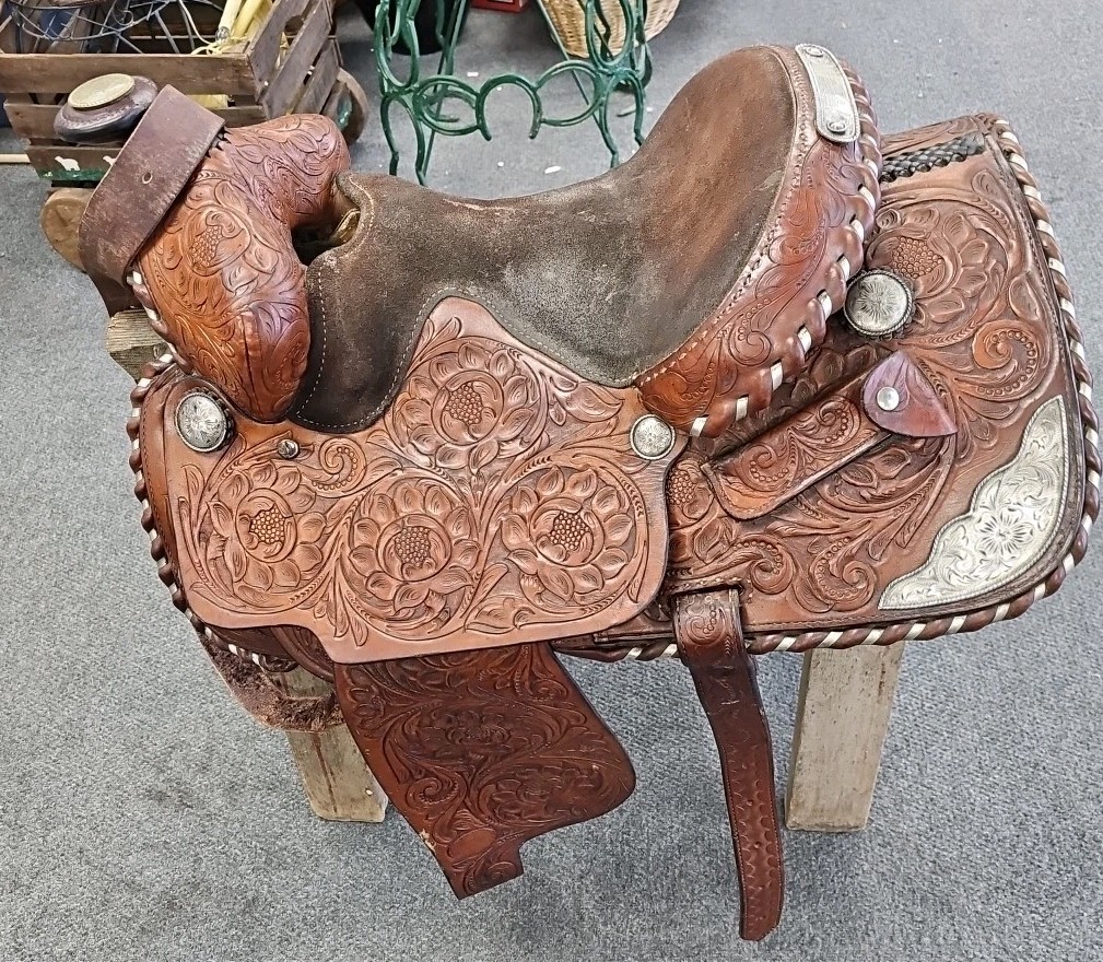 Vintage Billy Cook 15 Seat Leather Saddle With Silver Accents Vintage Billy Cook 15 Seat Leather Saddle With Silver Accents