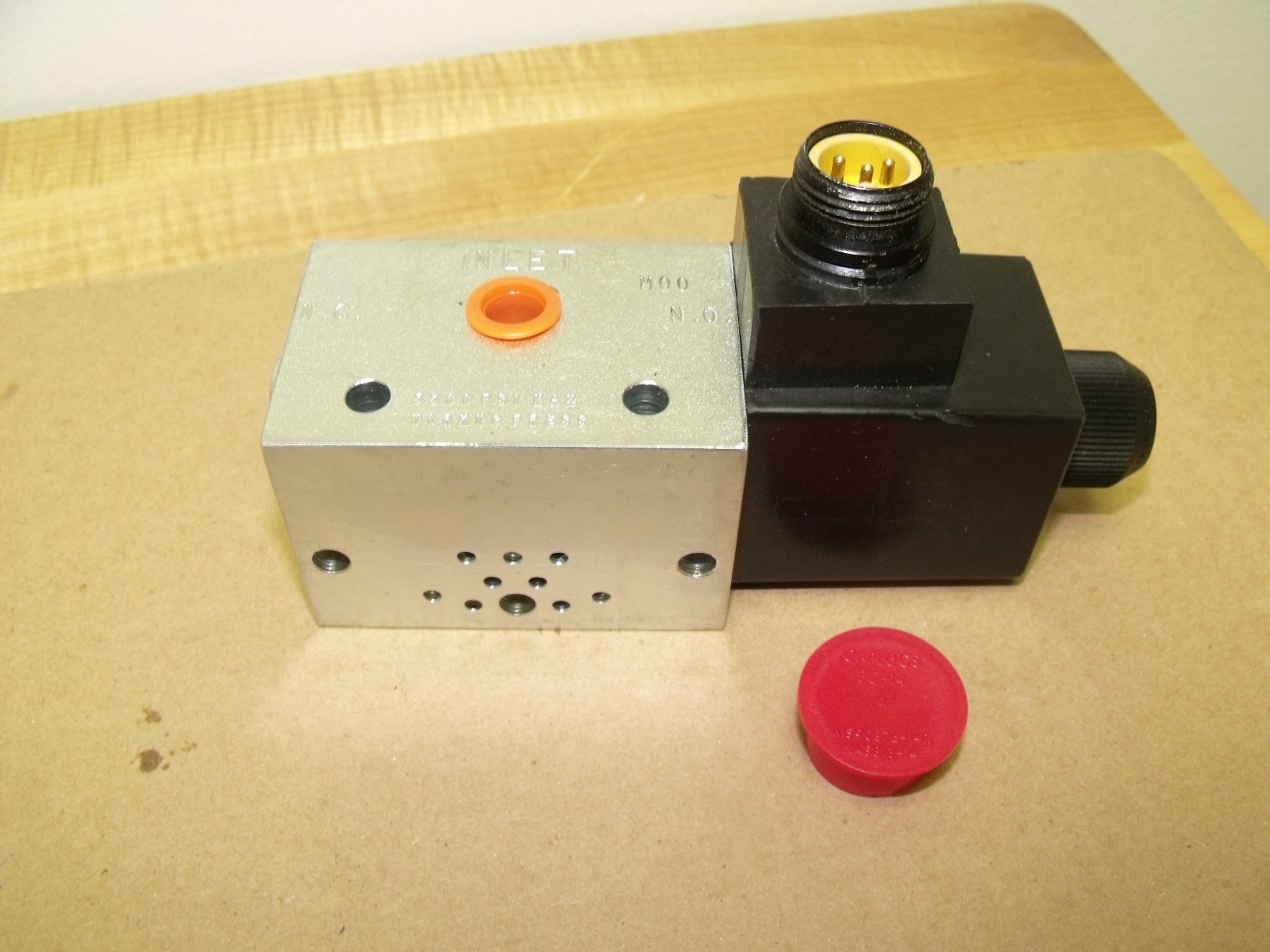 Lubriquip Graco 527 003 680 MSP Inlet  Modular Divider Shunt 24V Solenoid Valve