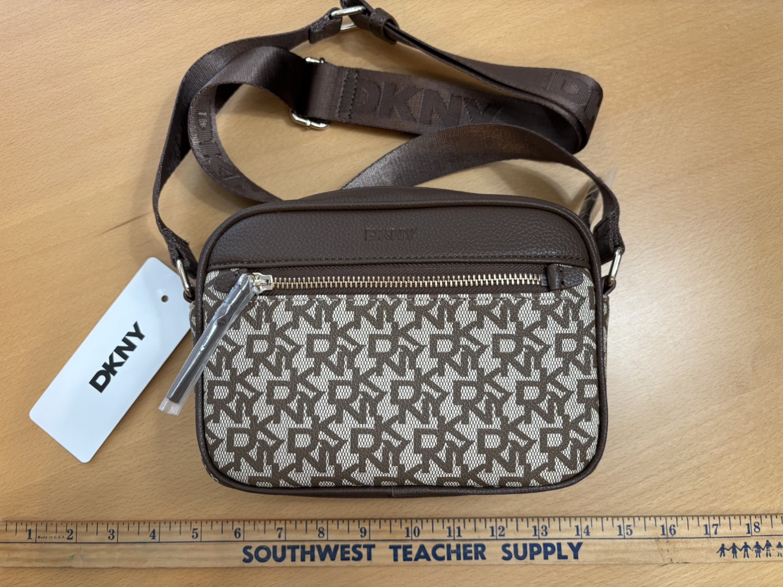 NWT DKNY Logo Crossbody Camera Bag Brown Monogram Adjustable Strap Purse NWT DKNY Logo Crossbody Camera Bag Brown Monogram Adjustable Strap Purse