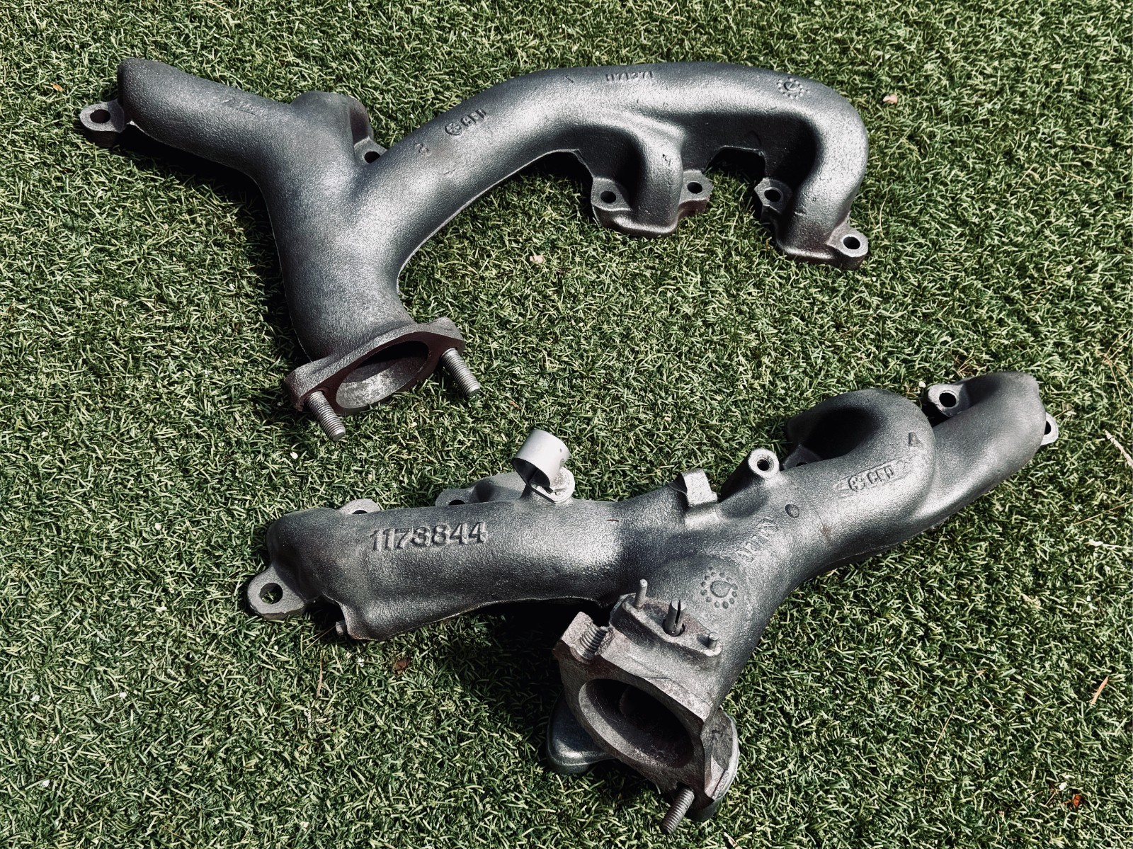 1957-1958 Buick 364 Nail Head Exhaust Manifolds GM #1173844 - #1171371