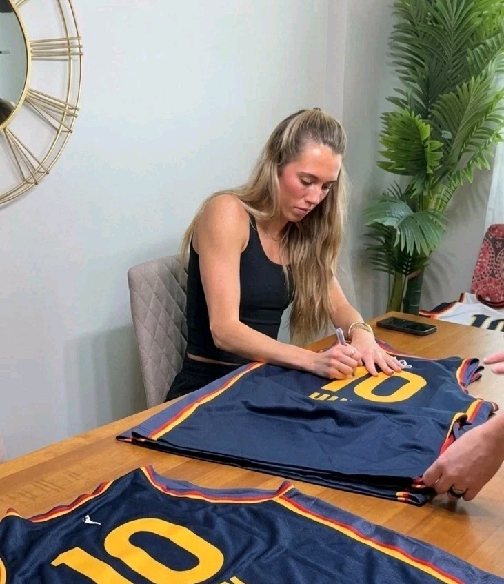 Lexie Hull Indiana Fever Autographed Signed Custom Navy Jersey SWAU COA #10 ❤️❤️