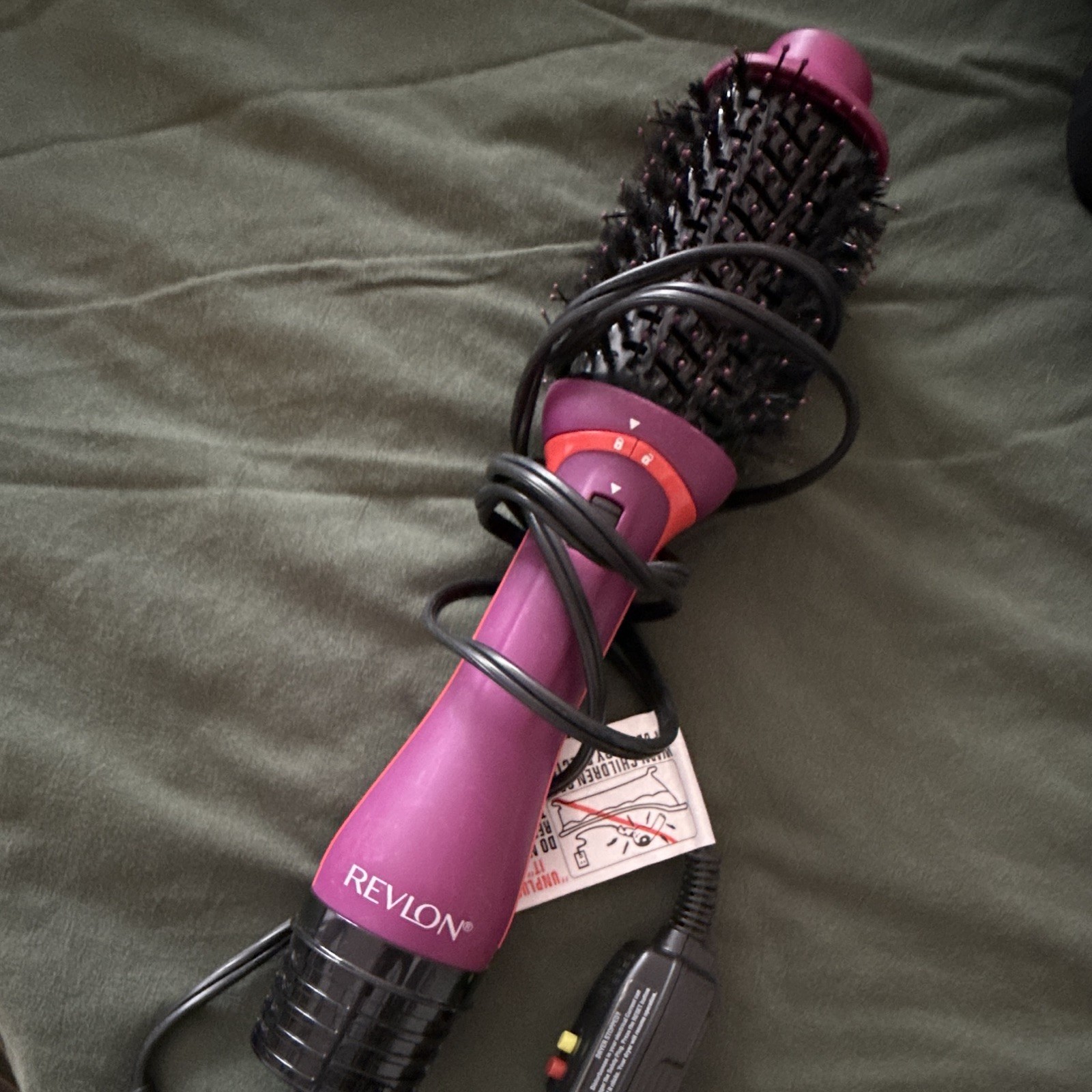 Revlon One-Step Volumizer Brush Dryer 3\