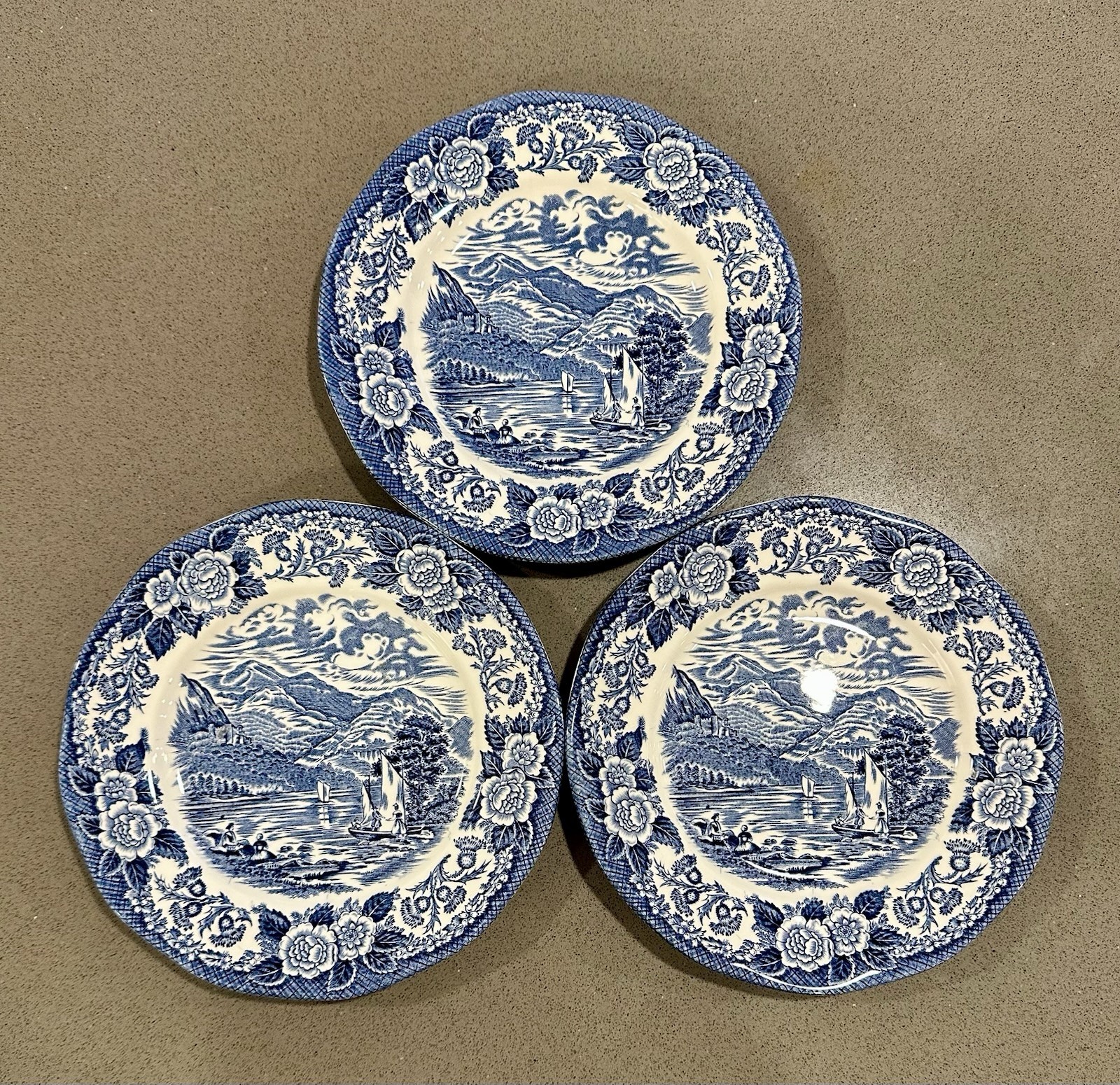 Vintage Royal Warwick Loch Katrine Lochs Scotland 7” Plates Blue White Set of 3 Vintage Royal Warwick Loch Katrine Lochs Scotland 7” Plates Blue White Set of 3