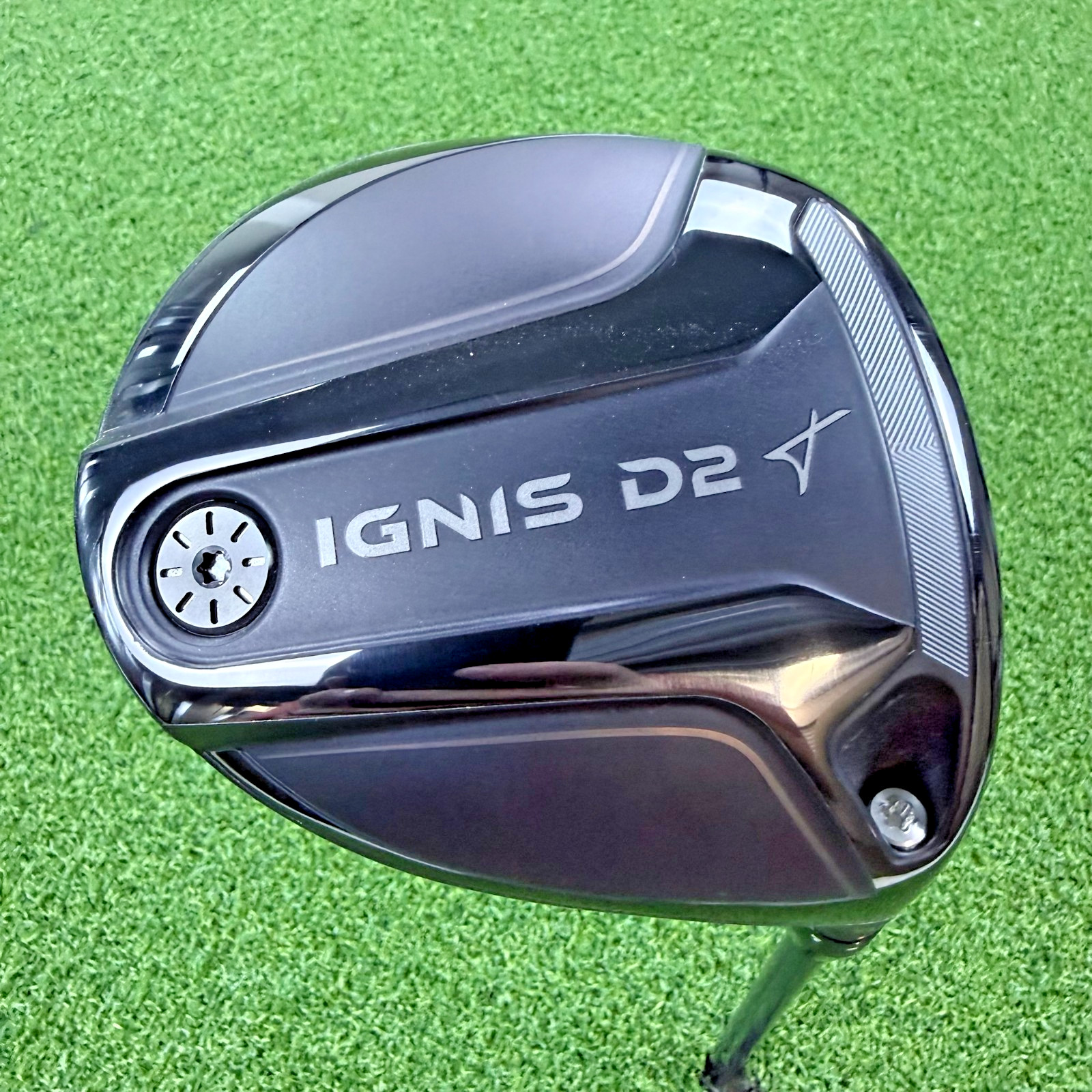 Takomo Ignis D2 Driver RH 10.5° Ventus Blue 6 X-Stiff Shaft Lamkin Grip + HC