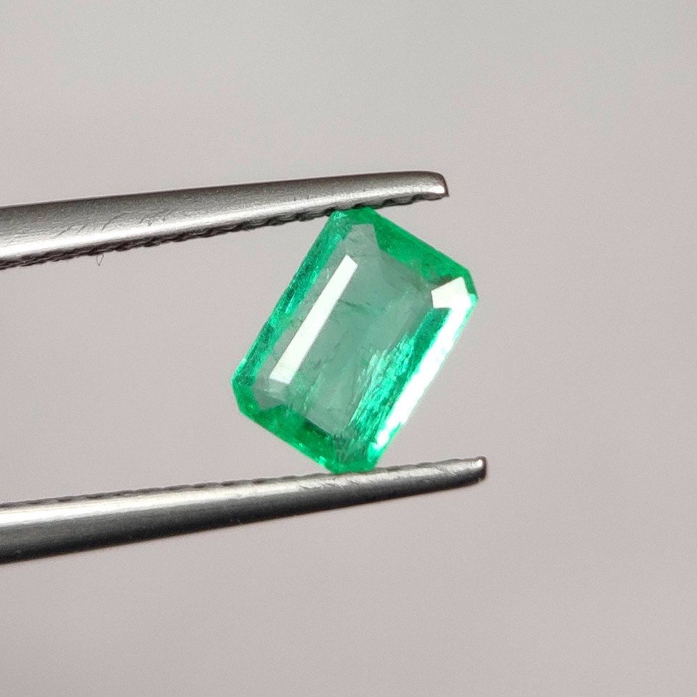 0.71 CT - Natural Emerald Octagon Shape Top Luster Gem Zambian - 7680