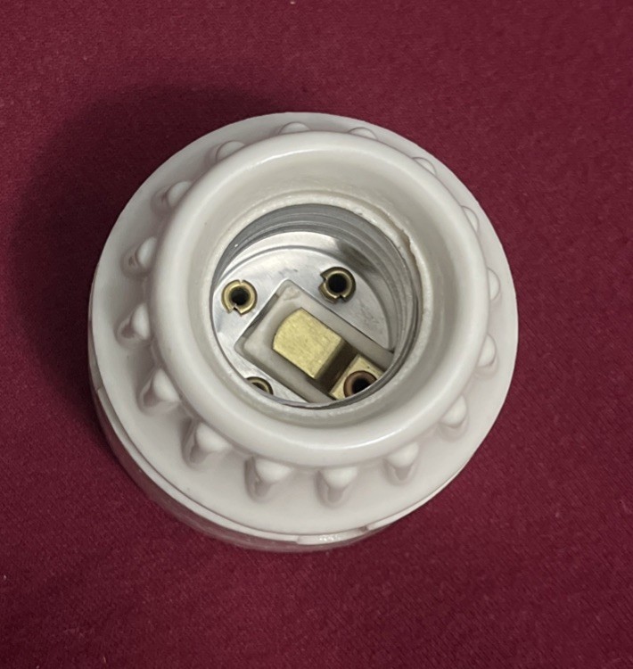 Vintage Leviton Porcelain Keyless Lamp Holder Socket Made in USA UL NOS