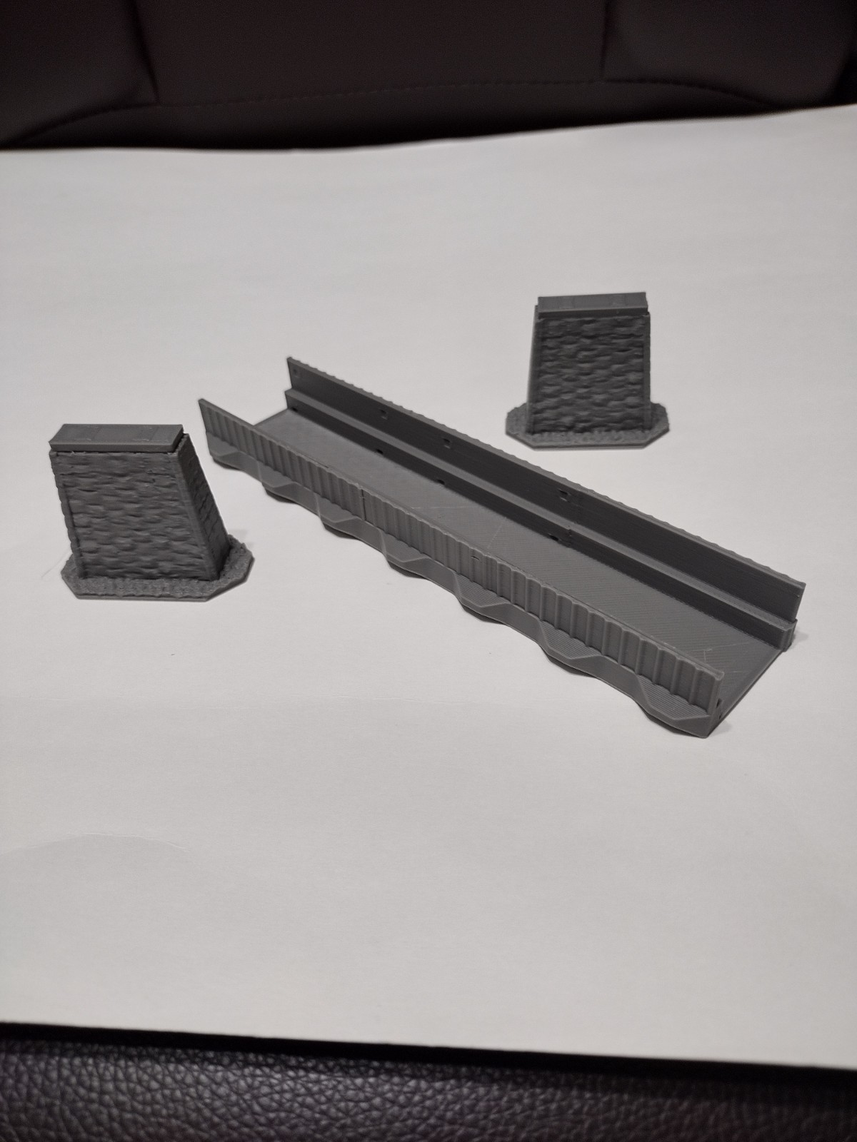 N Scale single Girder Bridge with 2 bridge pilers vintage design 3d printed N Scale single Girder Bridge with 2 bridge pilers vintage design 3d printed